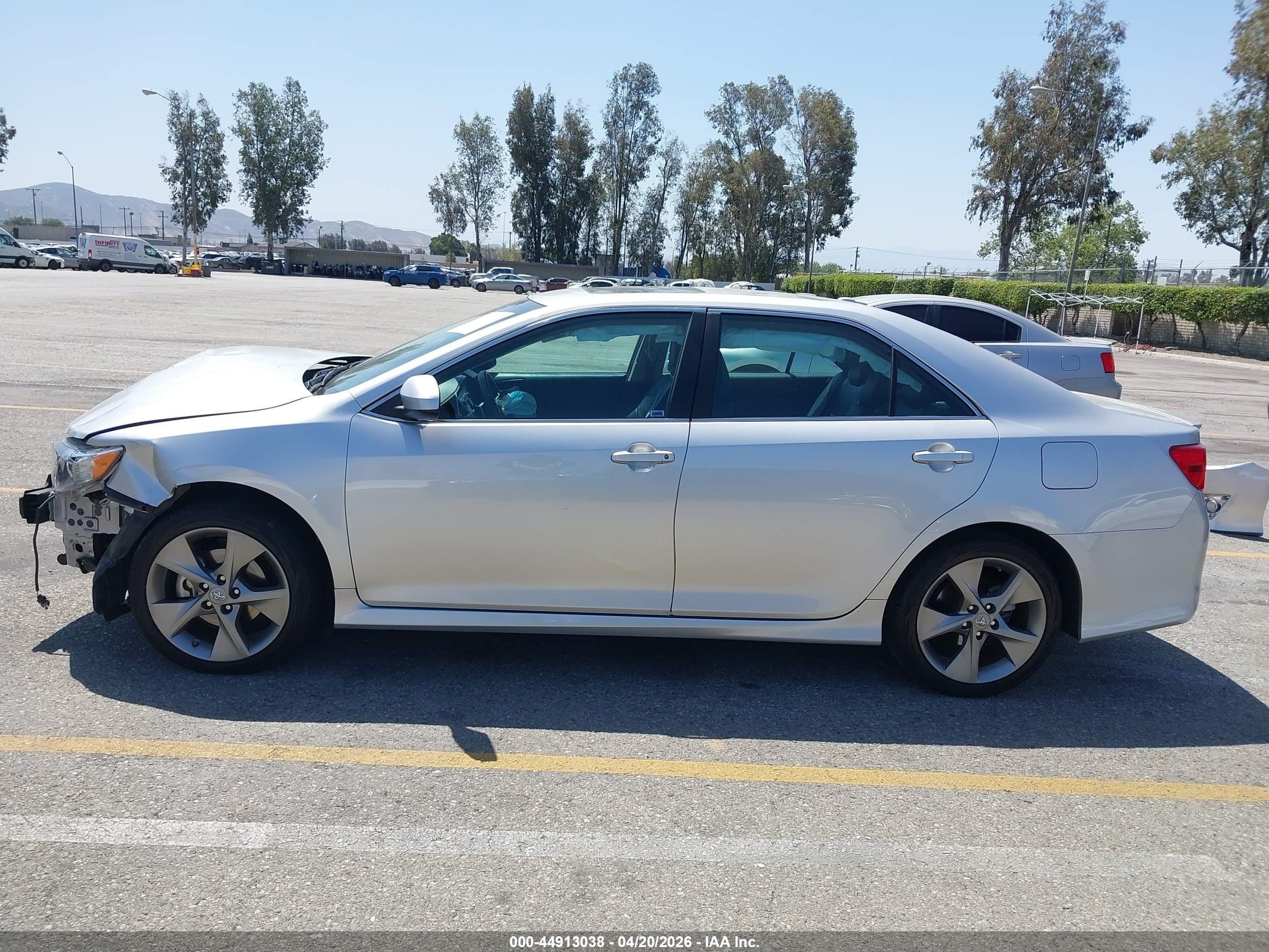 2014 Toyota Camry Se V6 Silver vin: 4T1BK1FK3EU539807