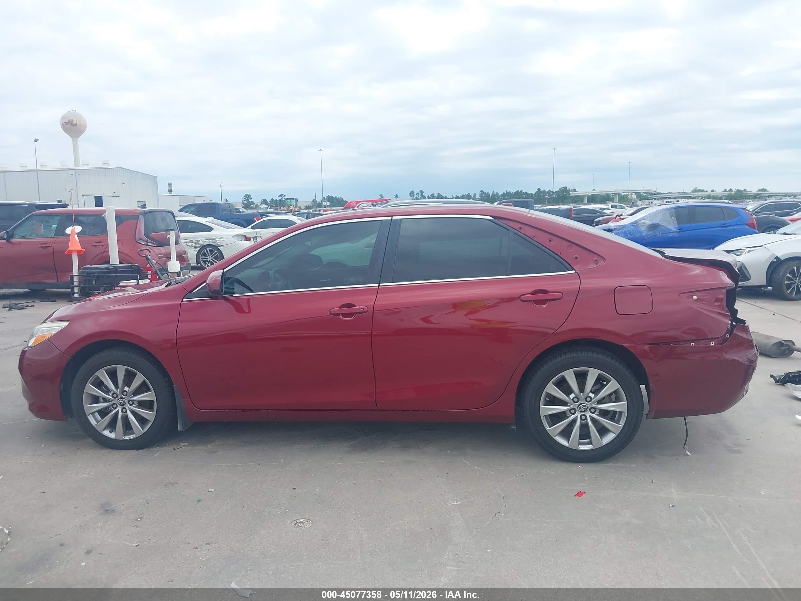 2015 Toyota Camry Xle V6 Red vin: 4T1BK1FK3FU564613