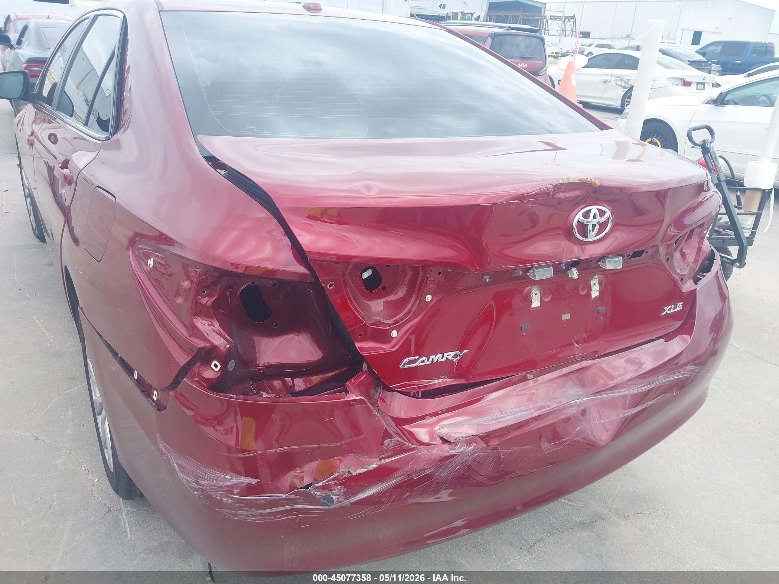 2015 Toyota Camry Xle V6 Red vin: 4T1BK1FK3FU564613