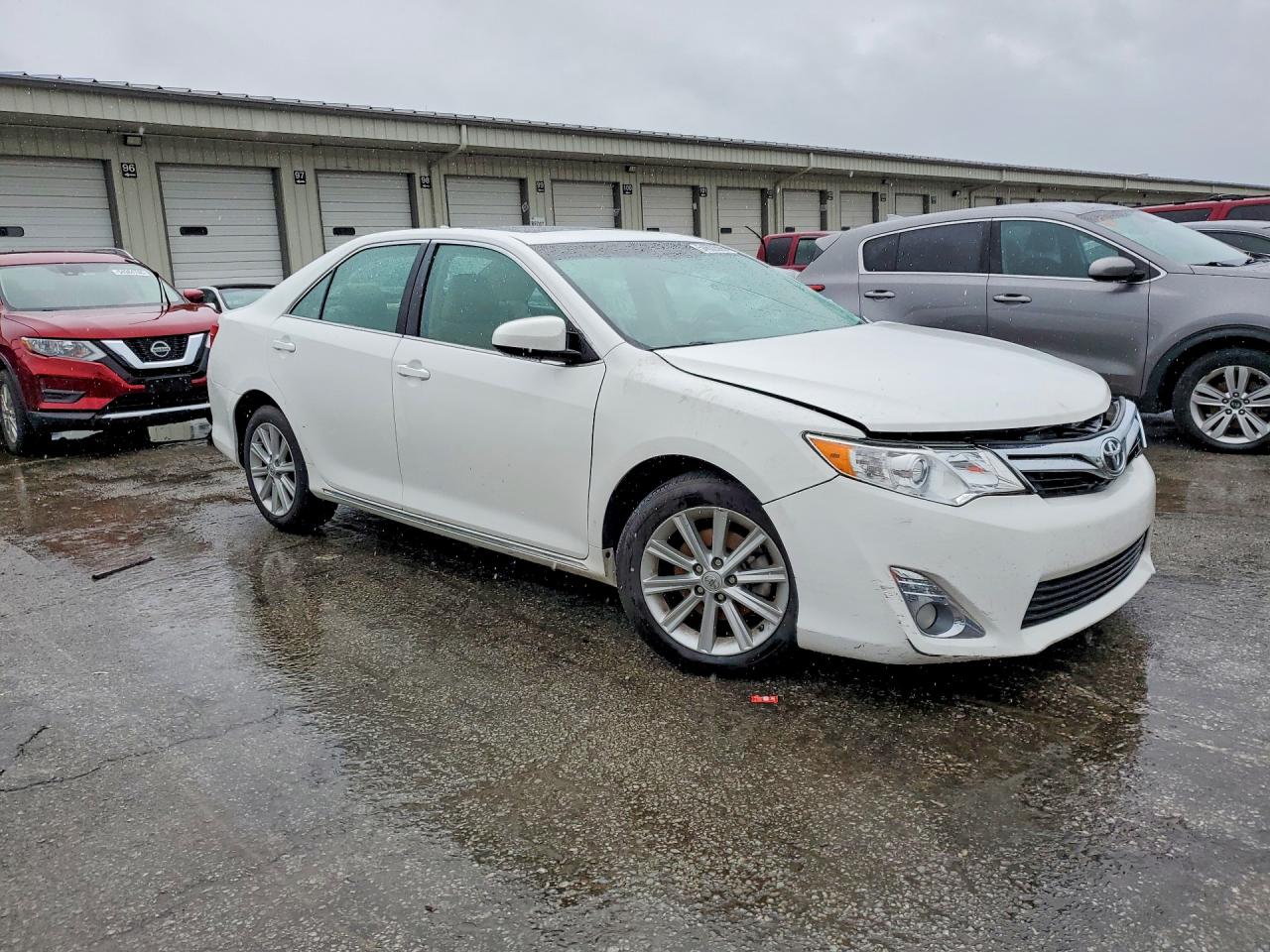 2012 Toyota Camry White vin: 4T1BK1FK4CU503878