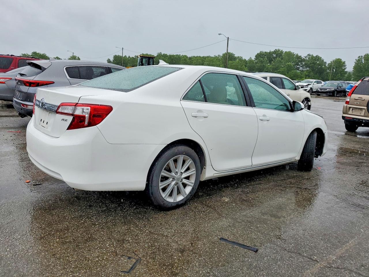 2012 Toyota Camry White vin: 4T1BK1FK4CU503878