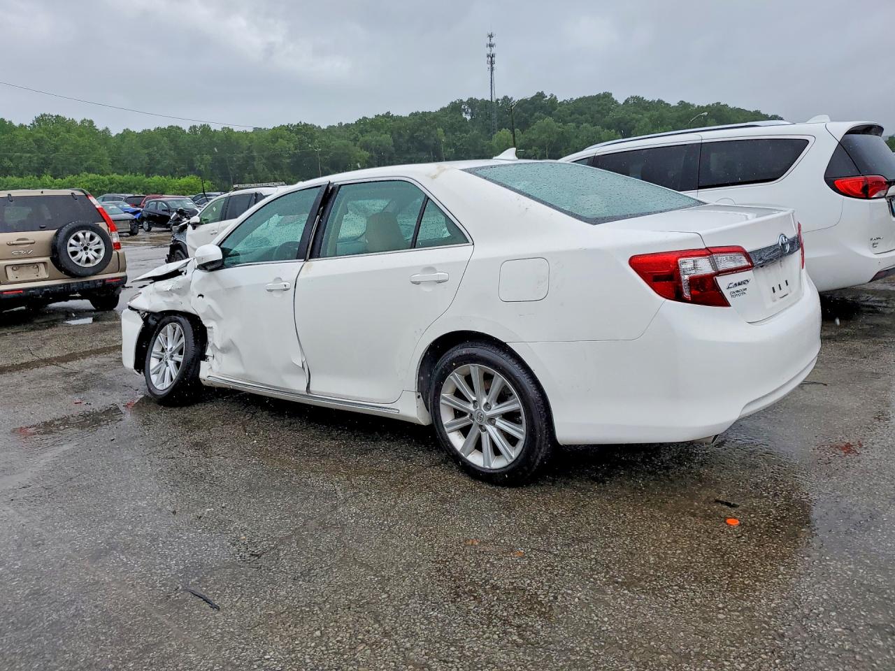 2012 Toyota Camry White vin: 4T1BK1FK4CU503878