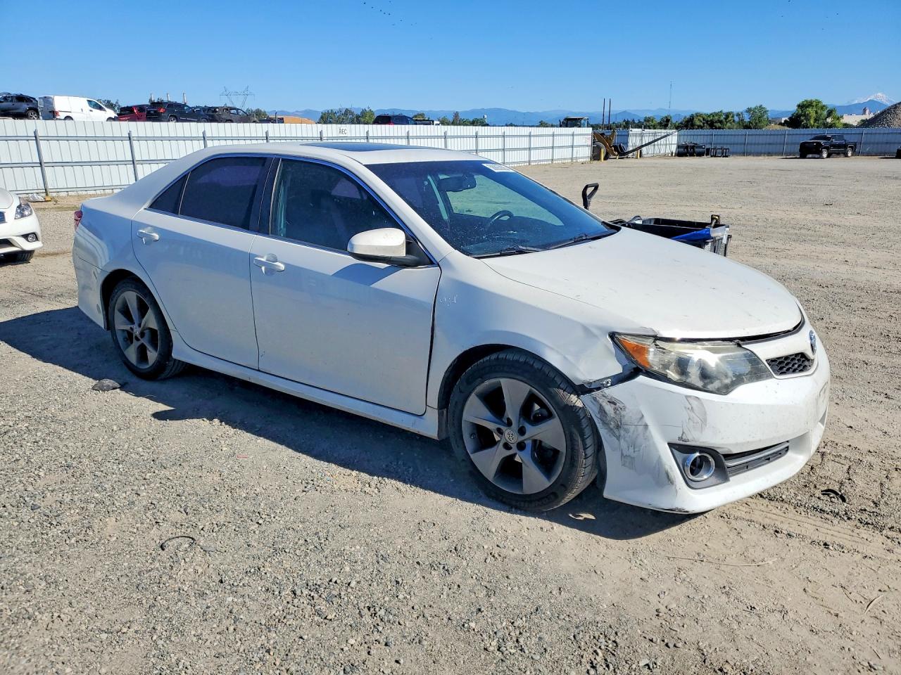 2014 Toyota Camry Se V6 White vin: 4T1BK1FK4EU026713