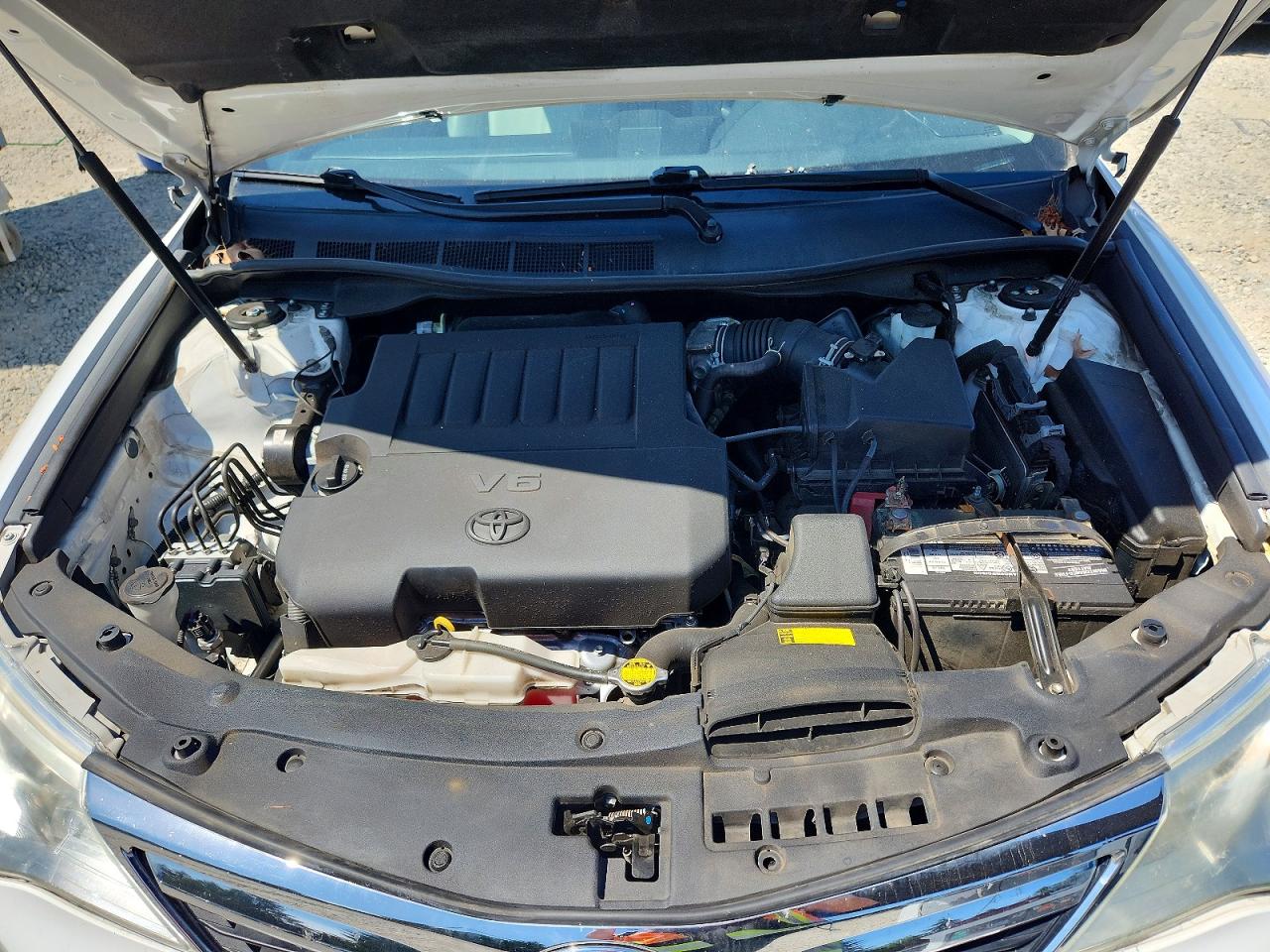 2012 Toyota Camry Xle V6 White vin: 4T1BK1FK5CU518521