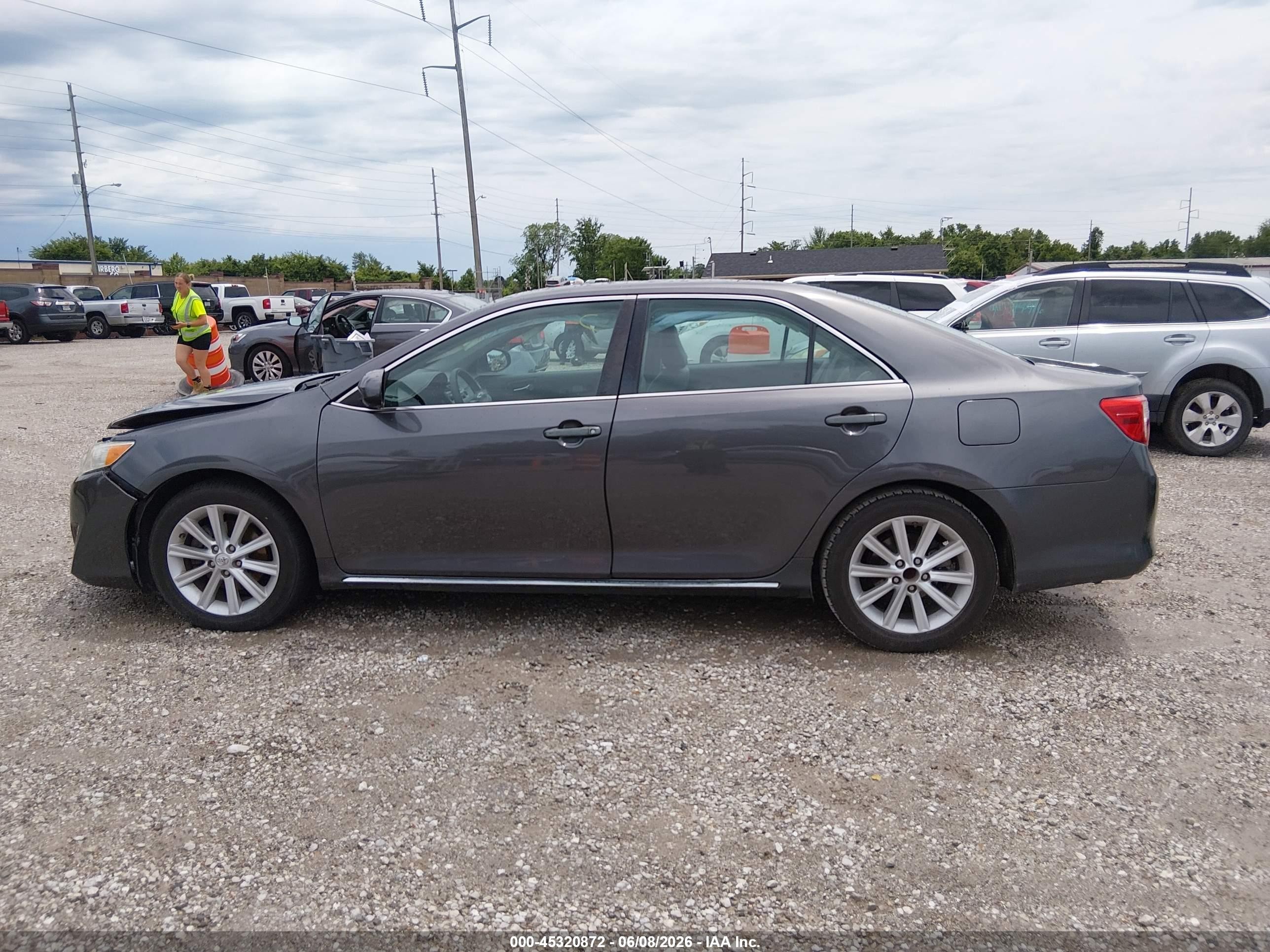 2014 Toyota Camry Xle V6 Gray vin: 4T1BK1FK5EU548234