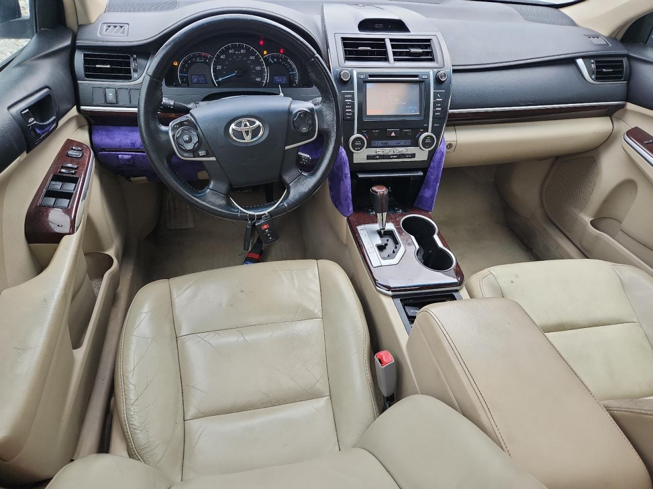 2012 Toyota Camry Xle V6 Белый vin: 4T1BK1FK6CU505129 Damage: Center Console Trim Panel, Aftermarket, Removal Required
