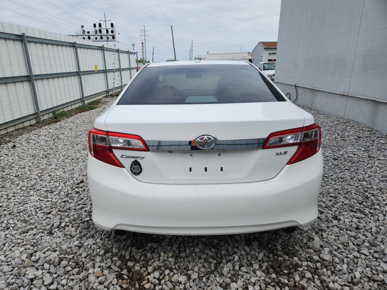 2012 Toyota Camry Xle V6 Белый vin: 4T1BK1FK6CU505129 Damage: Rear Bumper, Chipped, 2