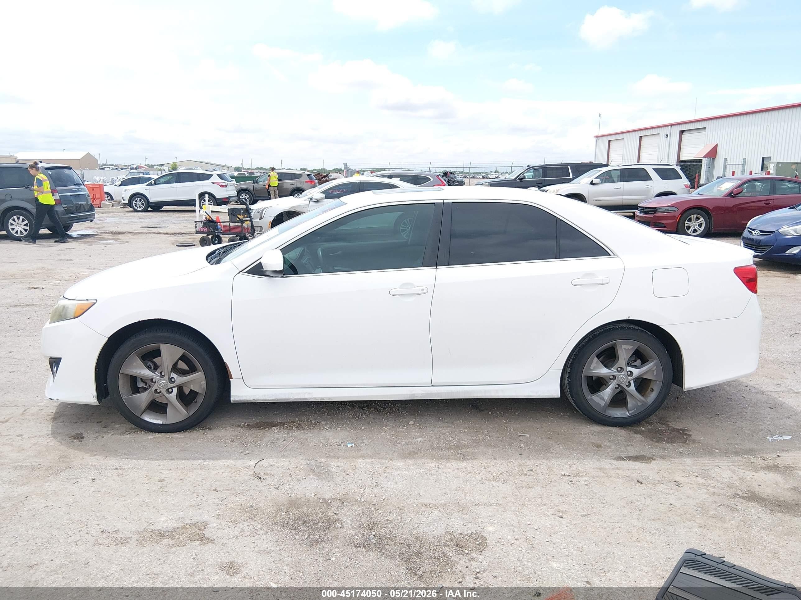 2013 Toyota Camry Se V6 White vin: 4T1BK1FK6DU531196
