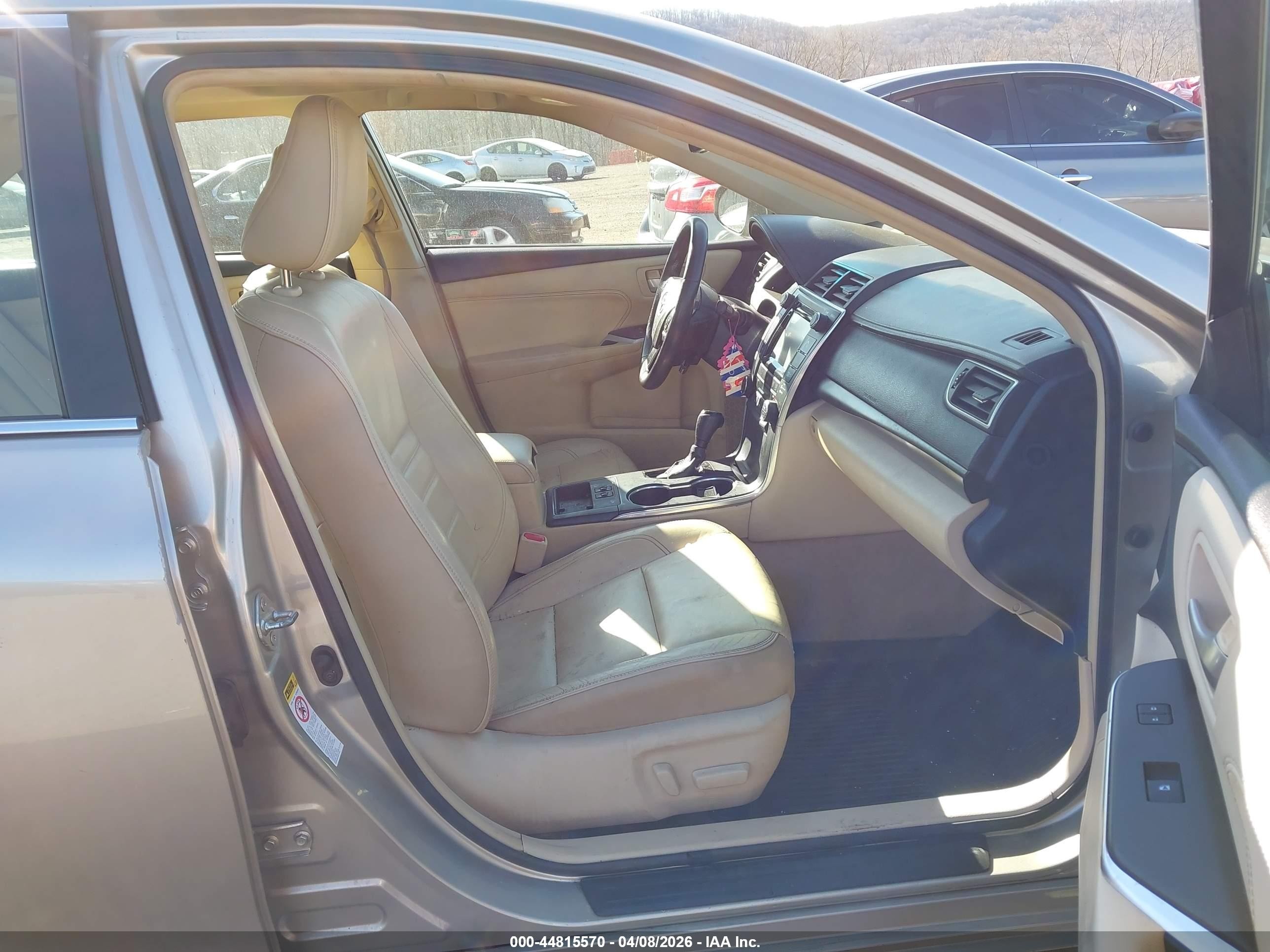 2015 Toyota Camry Xle V6 Beige vin: 4T1BK1FK6FU557932