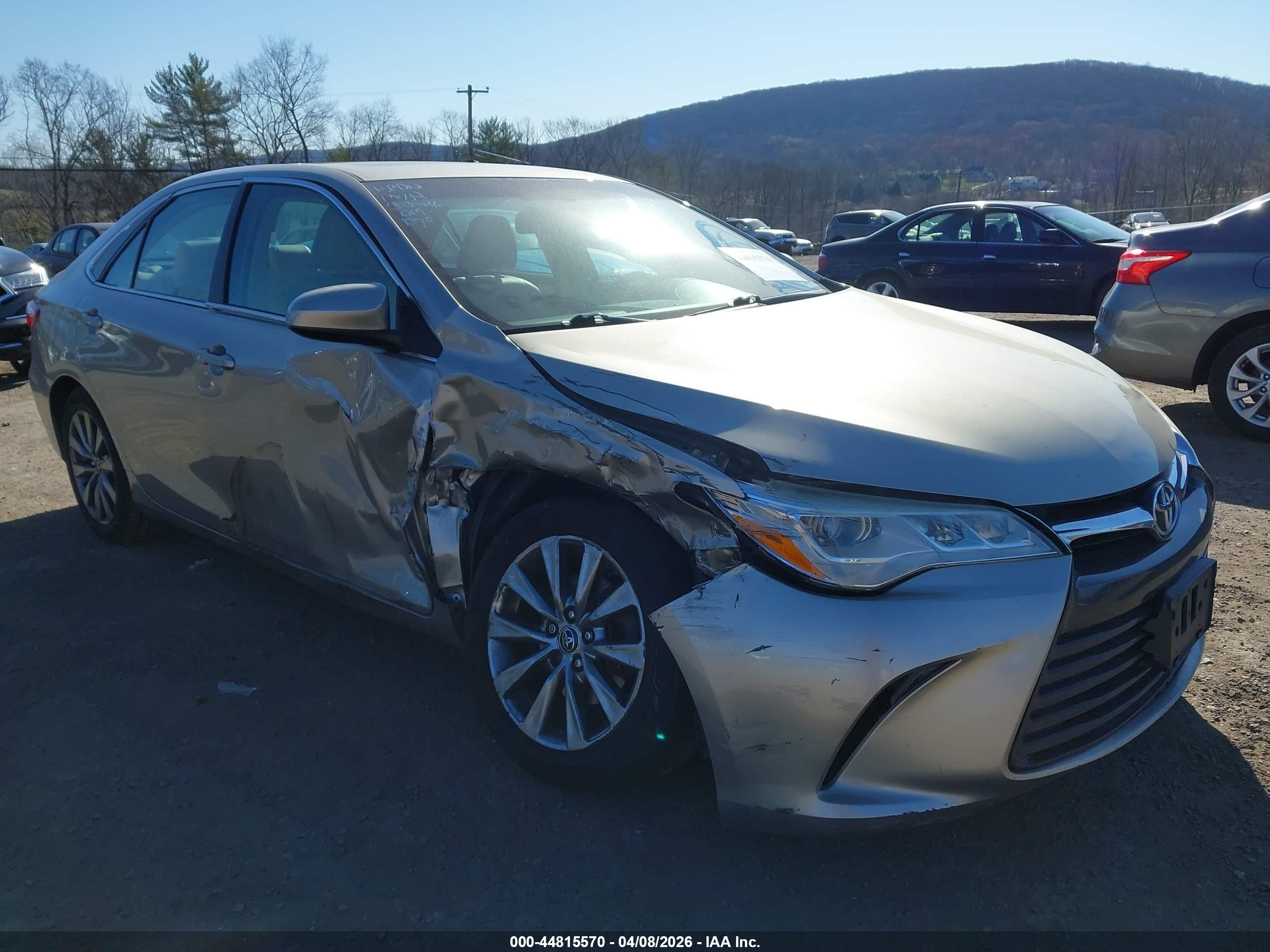 2015 Toyota Camry Xle V6 Beige vin: 4T1BK1FK6FU557932