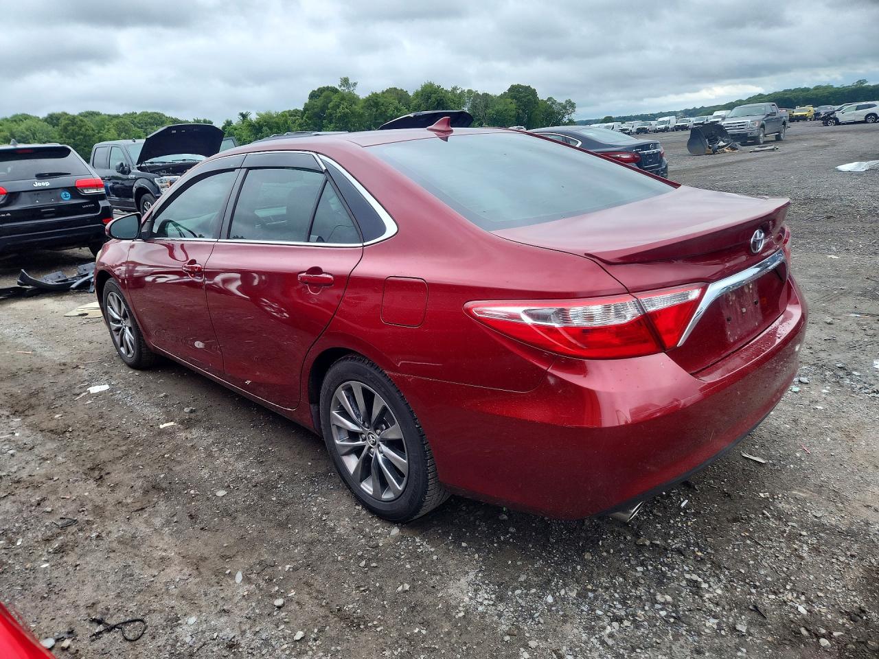 2015 Toyota Camry Xle V6 Red vin: 4T1BK1FK6FU558109