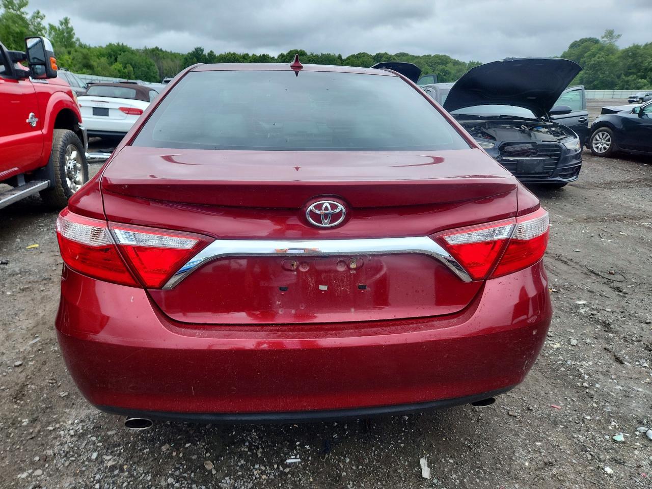 2015 Toyota Camry Xle V6 Red vin: 4T1BK1FK6FU558109
