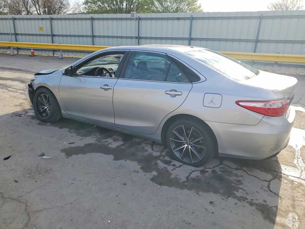 2015 Toyota Camry Xse V6 Silver vin: 4T1BK1FK7FU028764