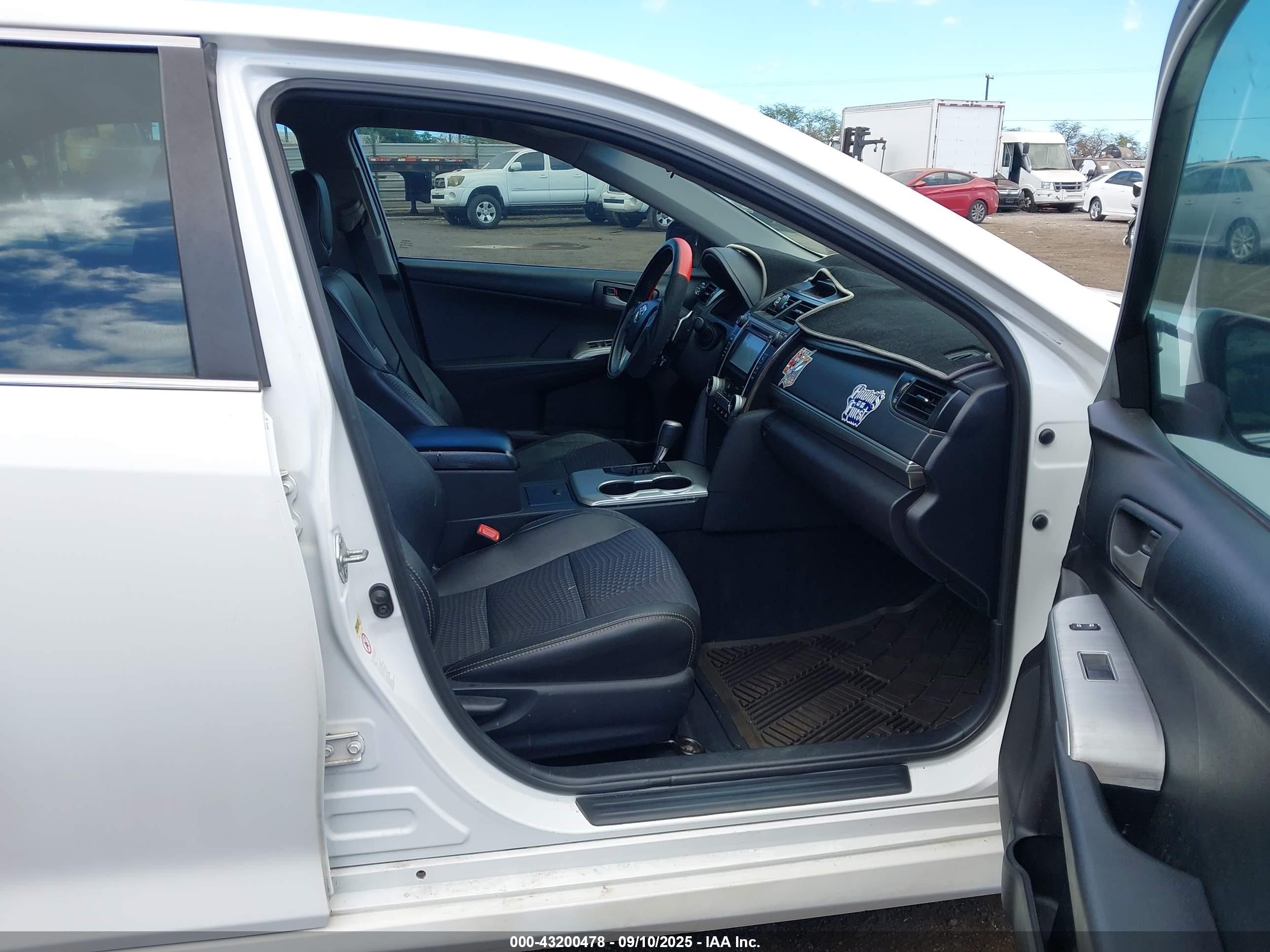 2012 Toyota Camry Se V6 White vin: 4T1BK1FK8CU520196