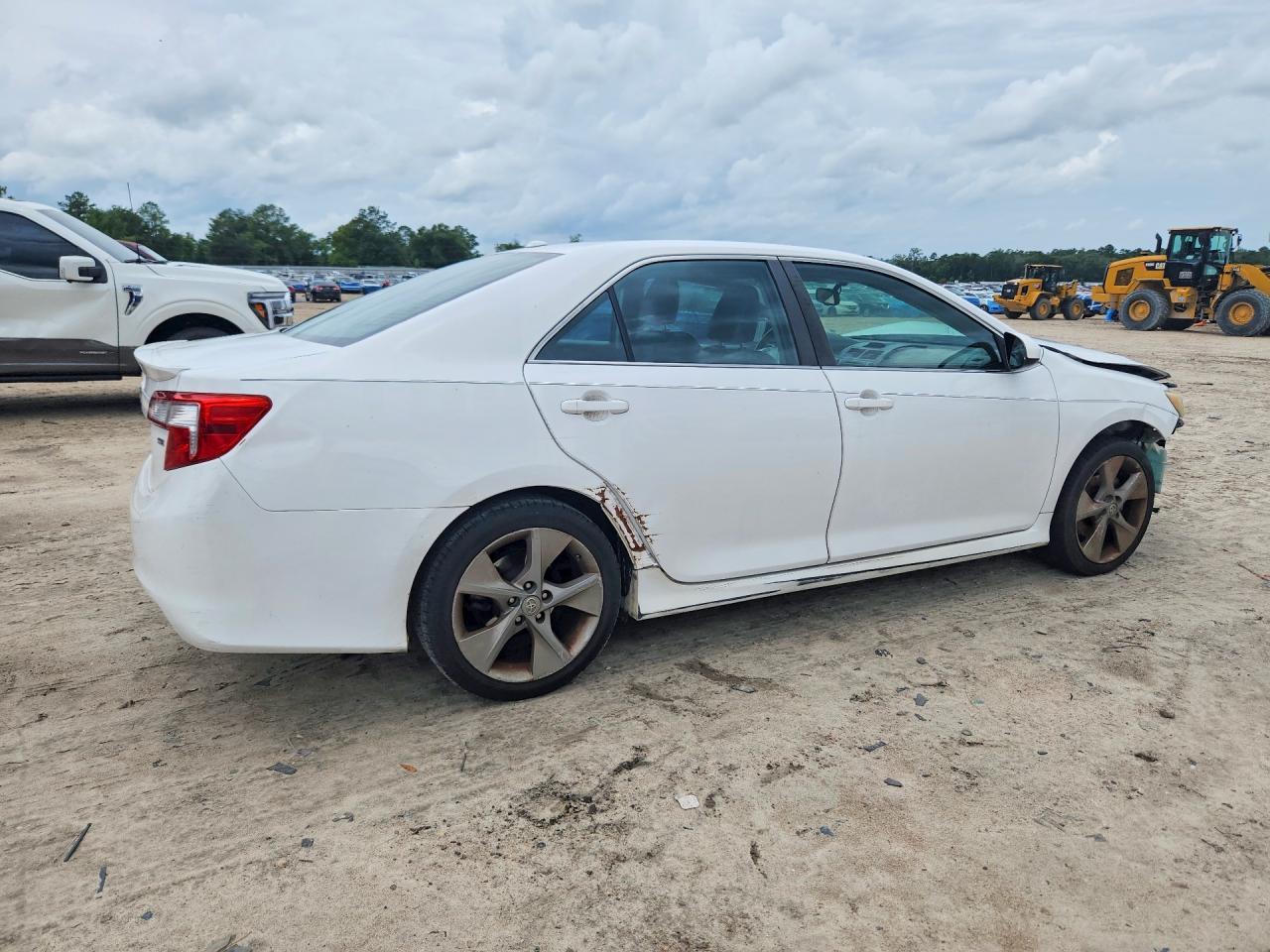 2014 Toyota Camry Se V6 White vin: 4T1BK1FK8EU025094