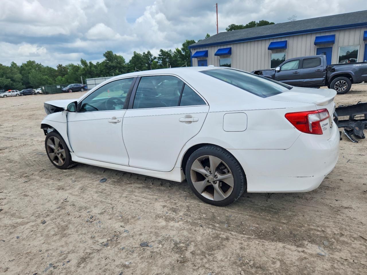 2014 Toyota Camry Se V6 White vin: 4T1BK1FK8EU025094