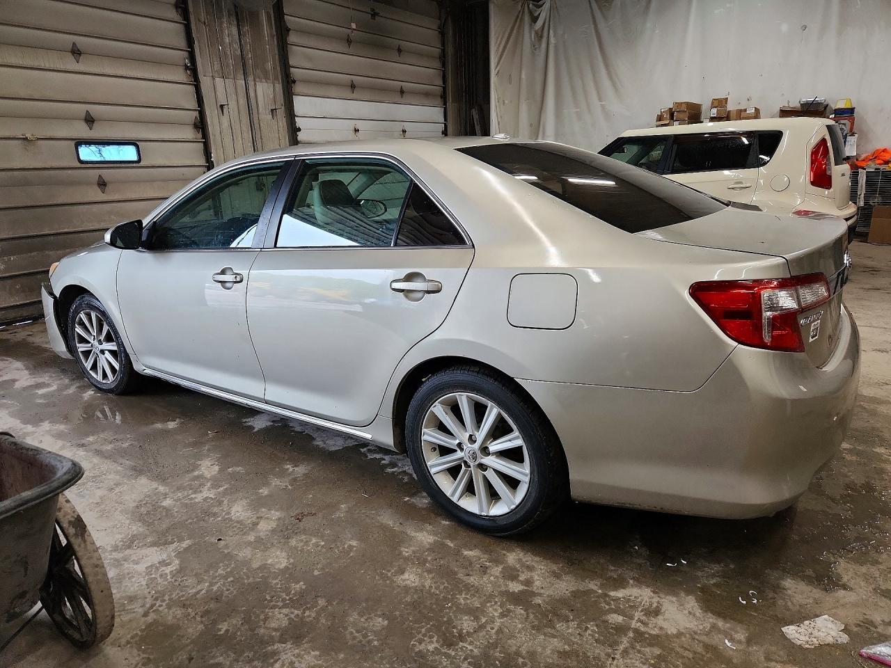 2014 Toyota Camry Xle V6 Бежевый vin: 4T1BK1FK8EU027590