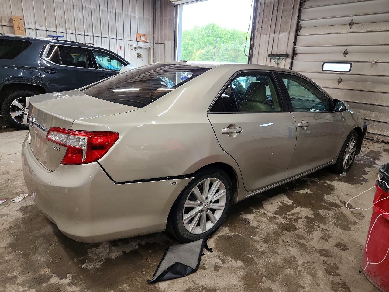 2014 Toyota Camry Xle V6 Бежевый vin: 4T1BK1FK8EU027590