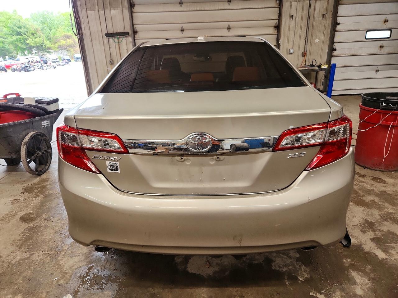 2014 Toyota Camry Xle V6 Бежевый vin: 4T1BK1FK8EU027590