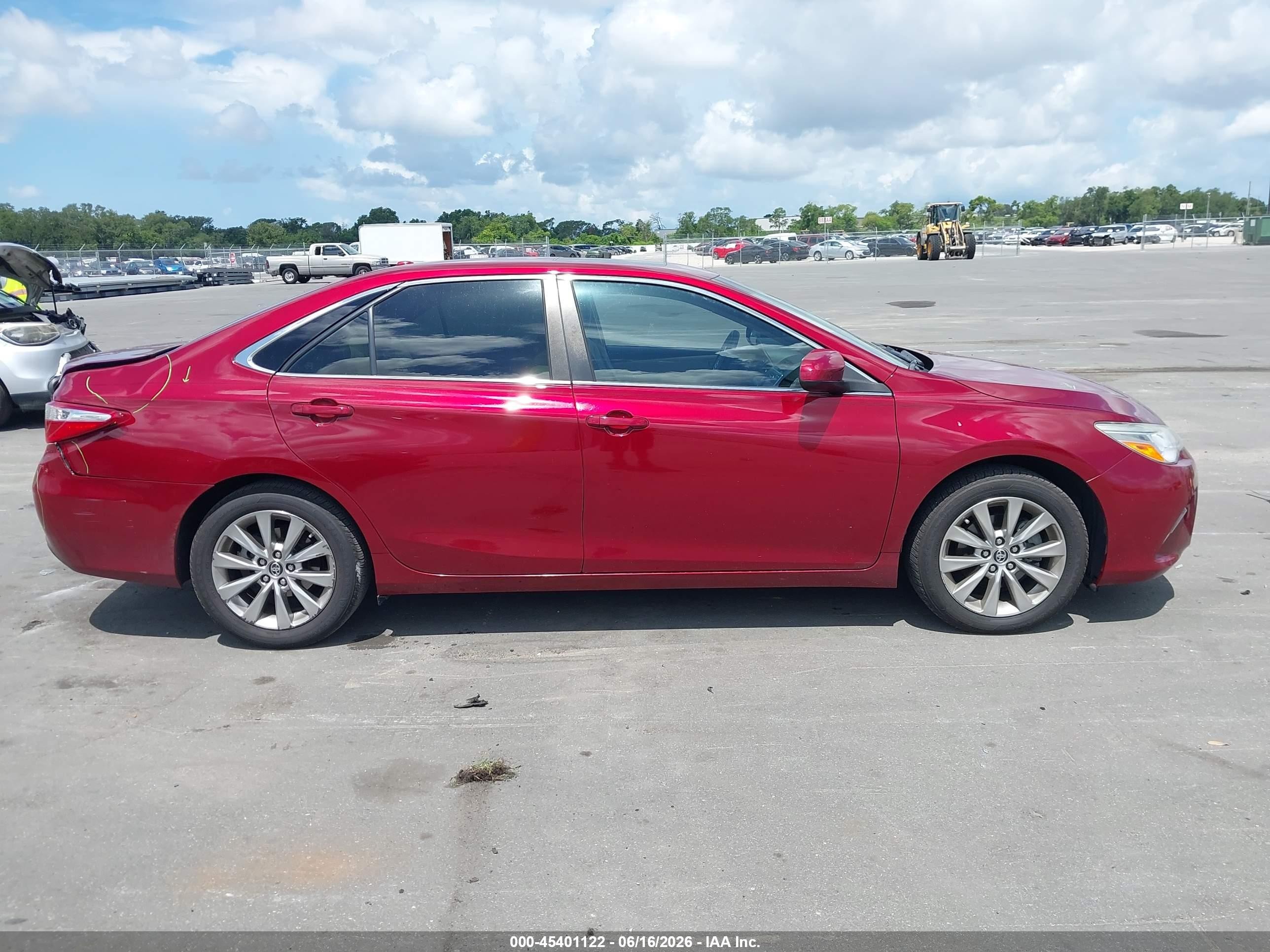 2015 Toyota Camry Xle V6 Red vin: 4T1BK1FK8FU565921