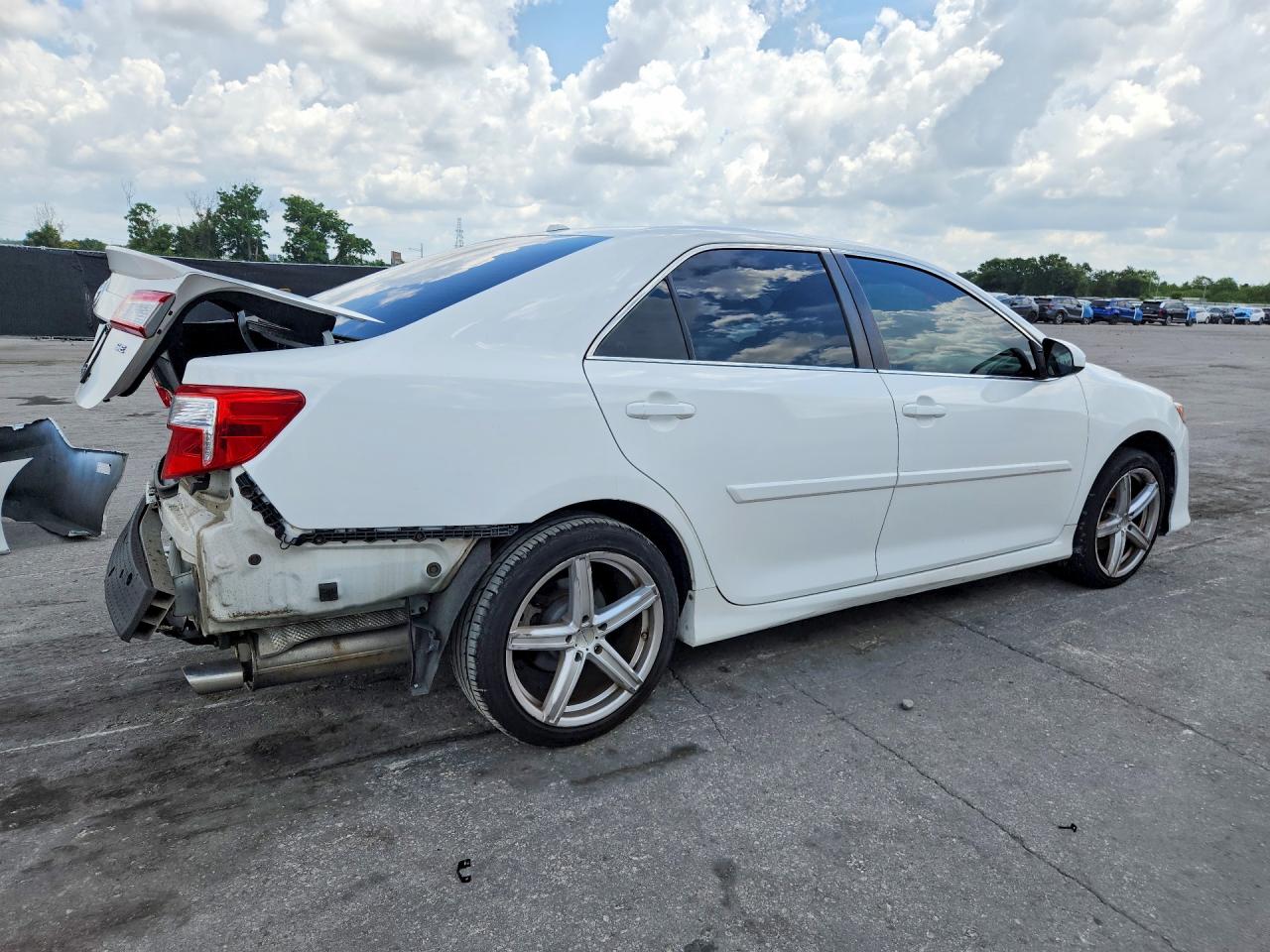 2013 Toyota Camry Se V6 White vin: 4T1BK1FKXDU530536