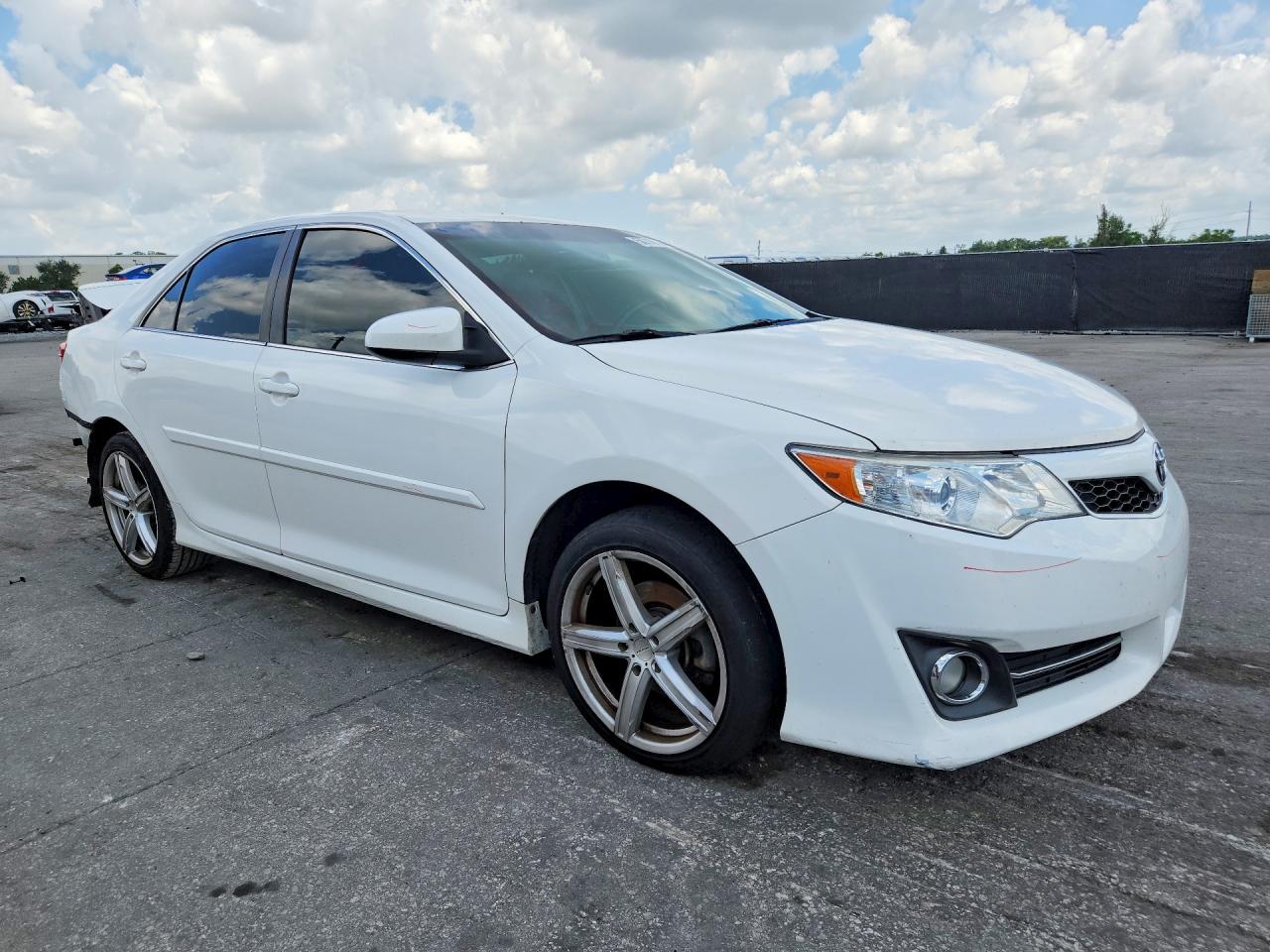 2013 Toyota Camry Se V6 White vin: 4T1BK1FKXDU530536