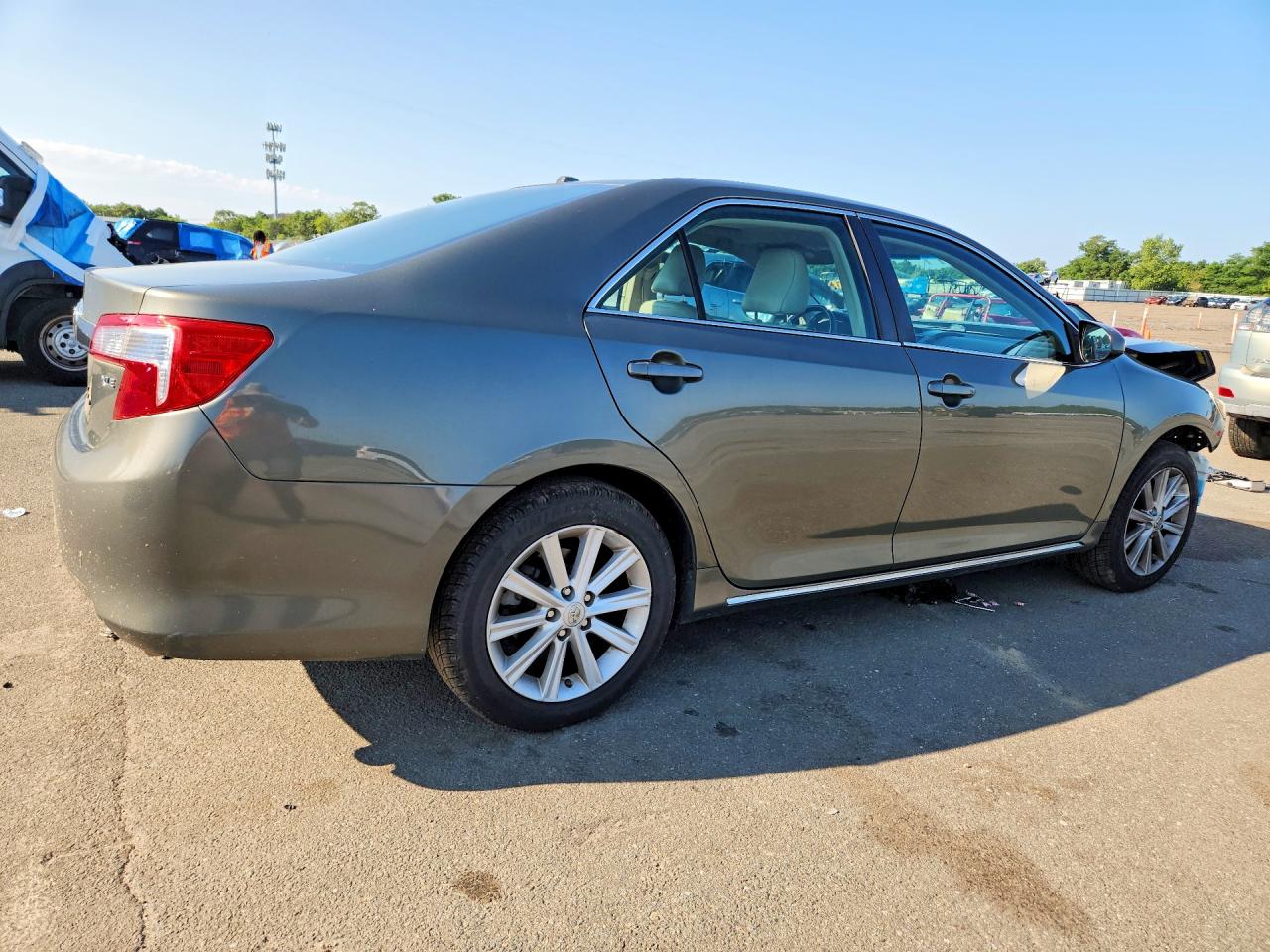 2014 Toyota Camry Xle V6 Gray vin: 4T1BK1FKXEU540145