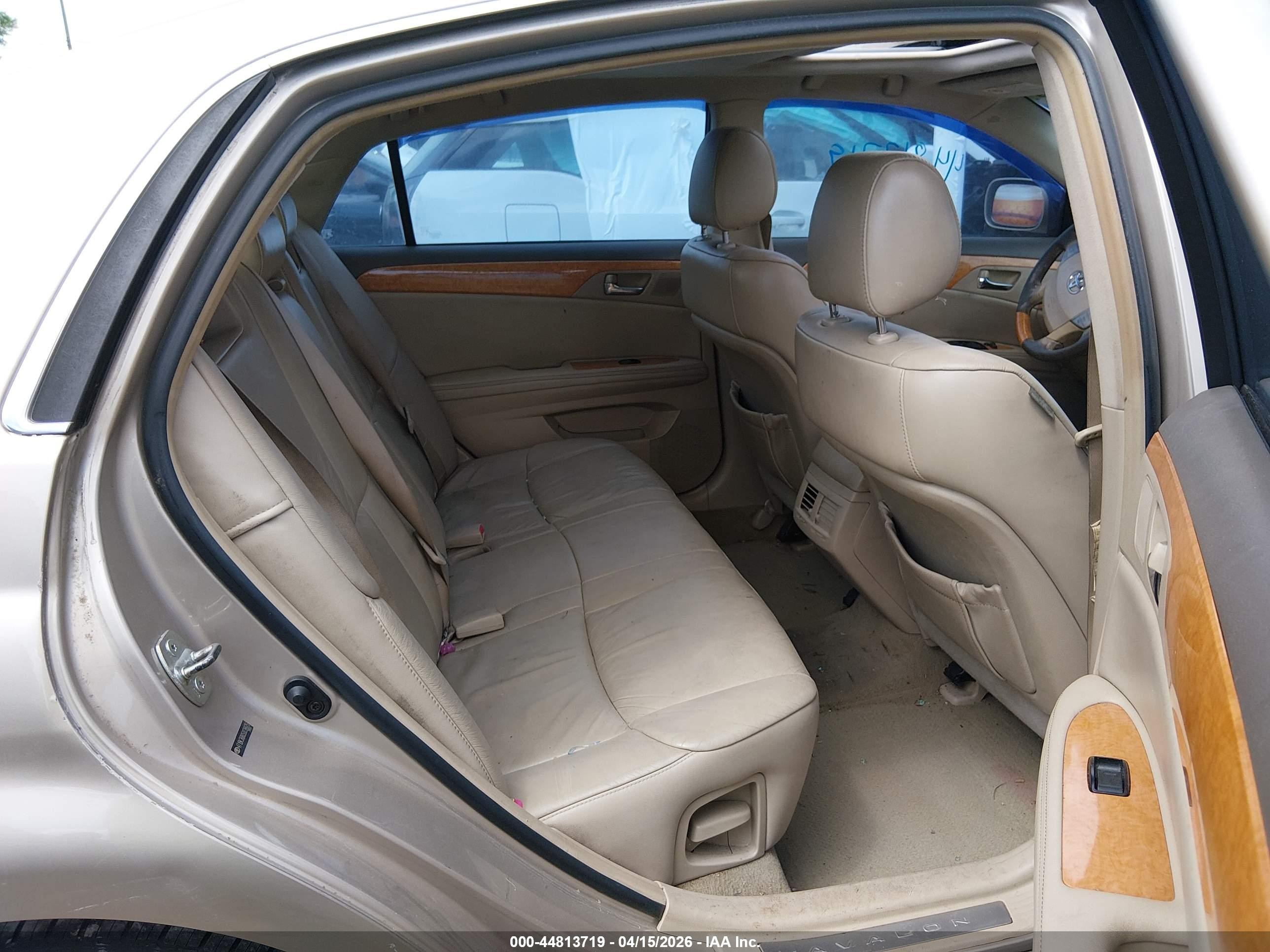 2005 Toyota Avalon Xls Gold vin: 4T1BK36B05U038675