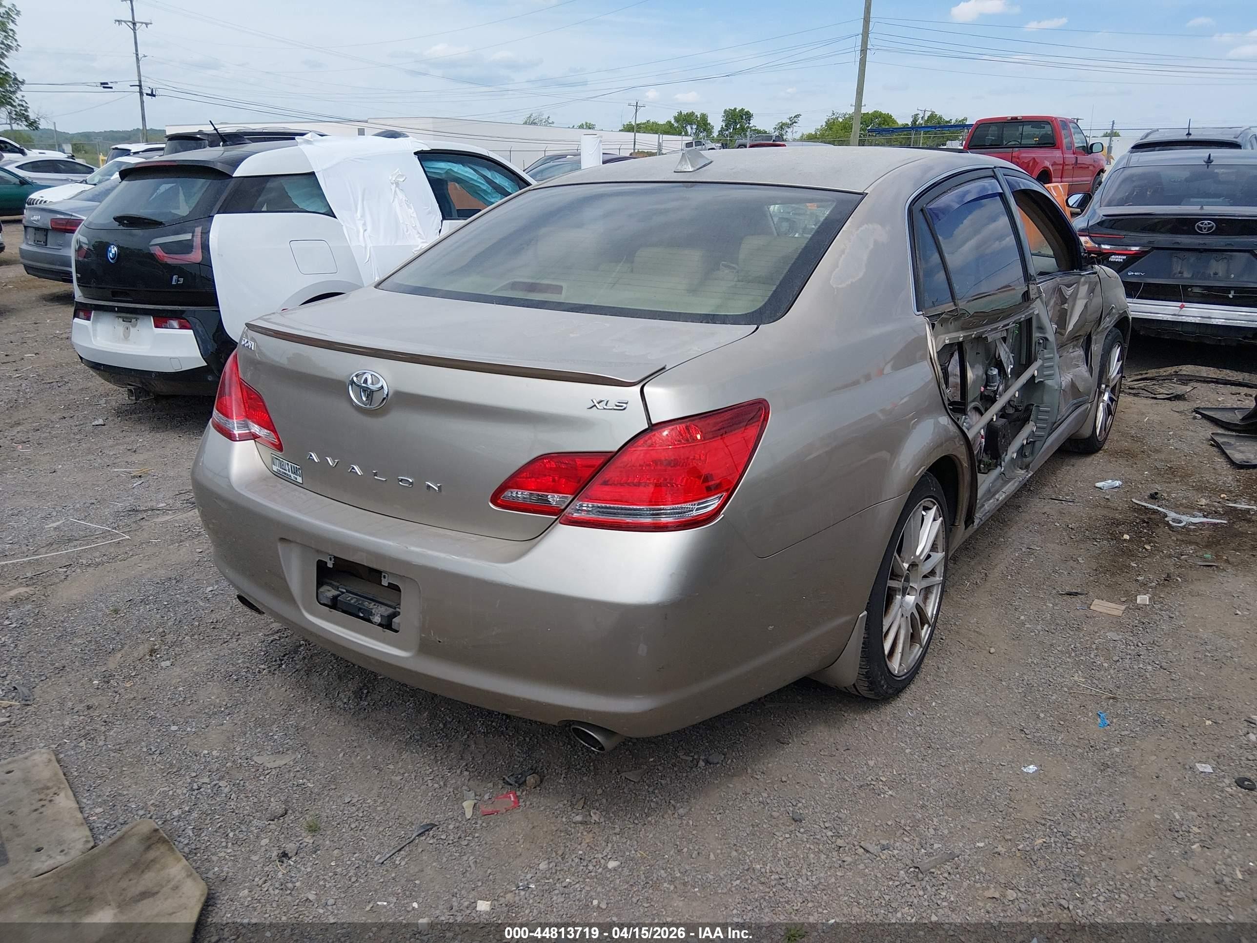 2005 Toyota Avalon Xls Gold vin: 4T1BK36B05U038675