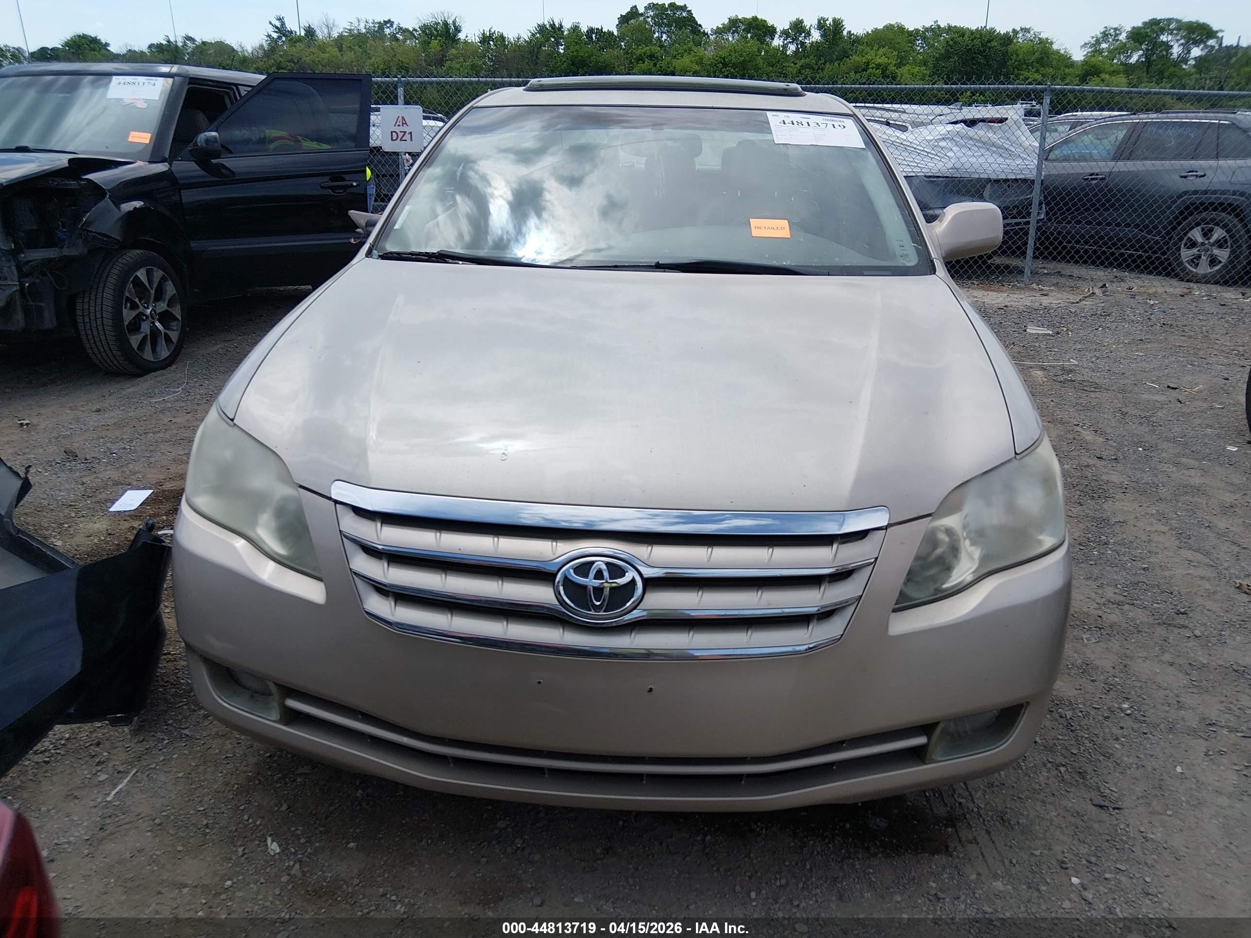 2005 Toyota Avalon Xls Gold vin: 4T1BK36B05U038675