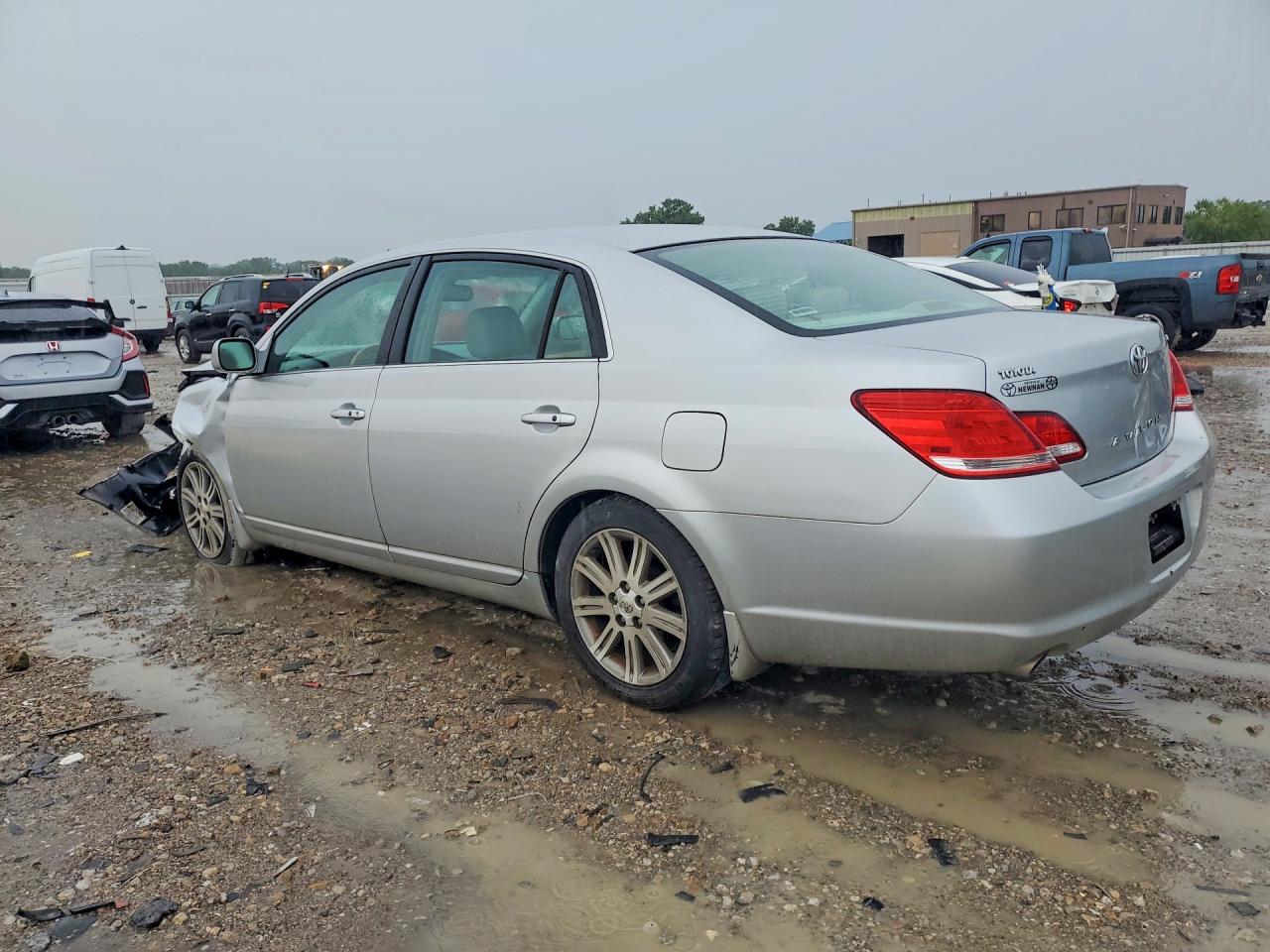 2005 Toyota Avalon Limited Silver vin: 4T1BK36B05U044587