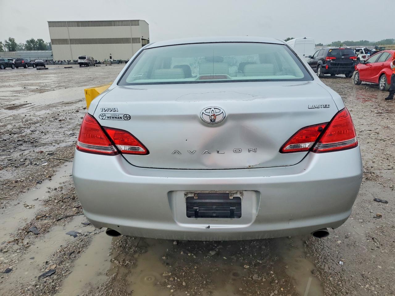 2005 Toyota Avalon Limited Silver vin: 4T1BK36B05U044587