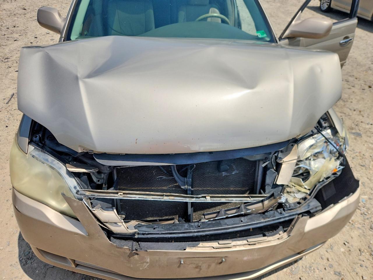 2005 Toyota Avalon Xls Gold vin: 4T1BK36B05U057372