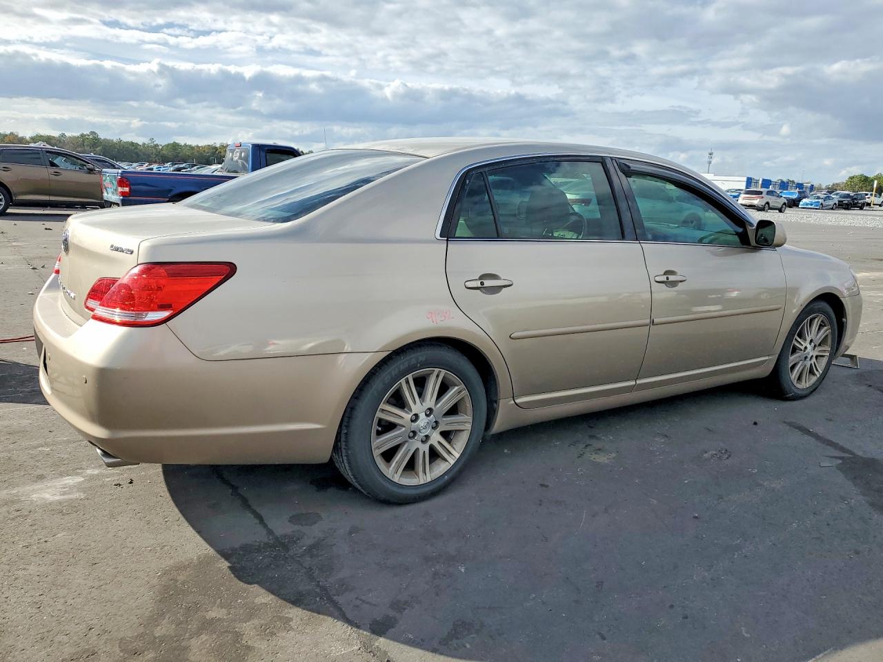2006 Toyota Avalon Tan vin: 4T1BK36B06U138454