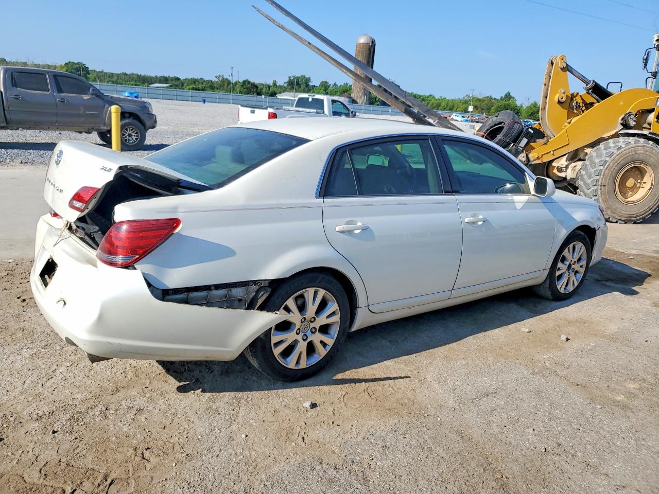 2008 Toyota Avalon Xls White vin: 4T1BK36B08U266583