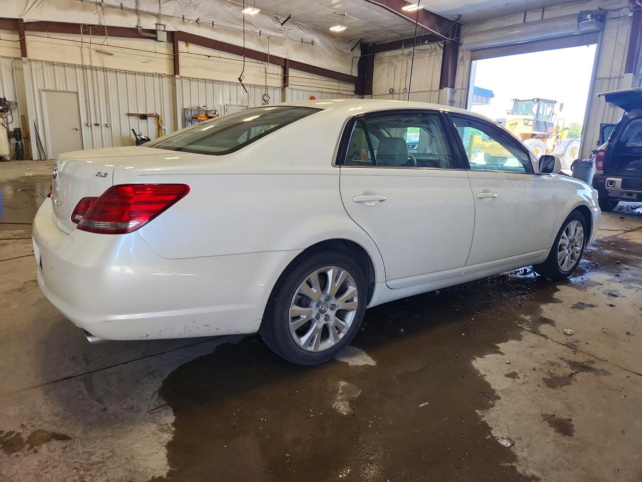 2008 Toyota Avalon Xl/xls/touring/limited White vin: 4T1BK36B08U268429