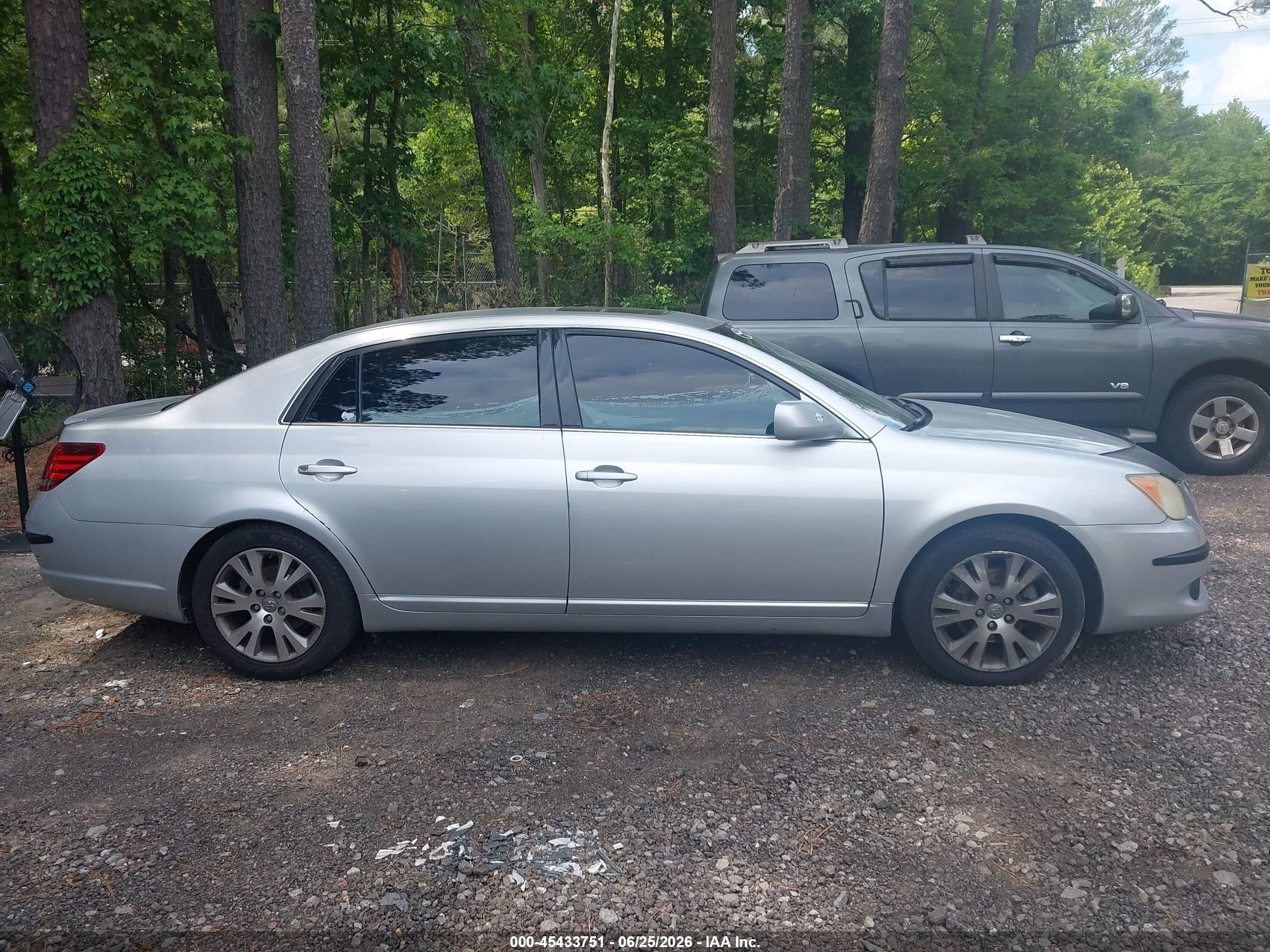 2008 Toyota Avalon Touring Silver vin: 4T1BK36B08U309576