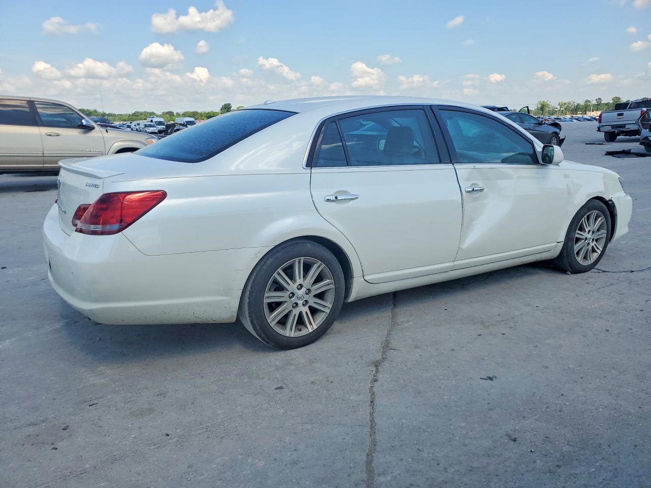 2009 Toyota Avalon Limited White vin: 4T1BK36B09U326380