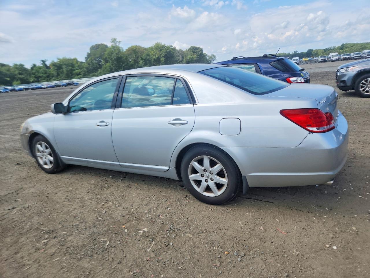 2005 Toyota Avalon Xl Серебряный vin: 4T1BK36B15U009699