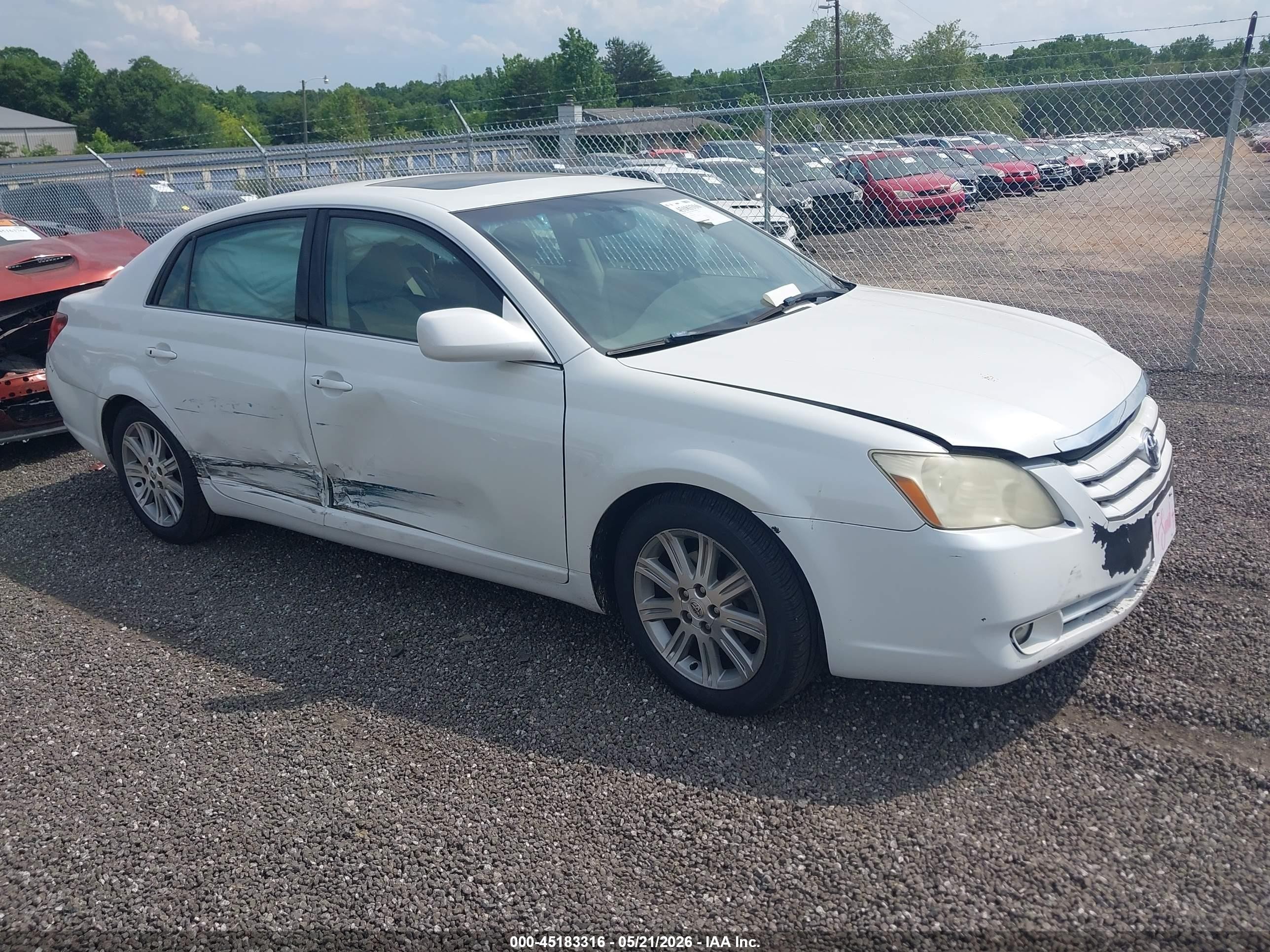 2005 Toyota Avalon Limited White vin: 4T1BK36B15U016328