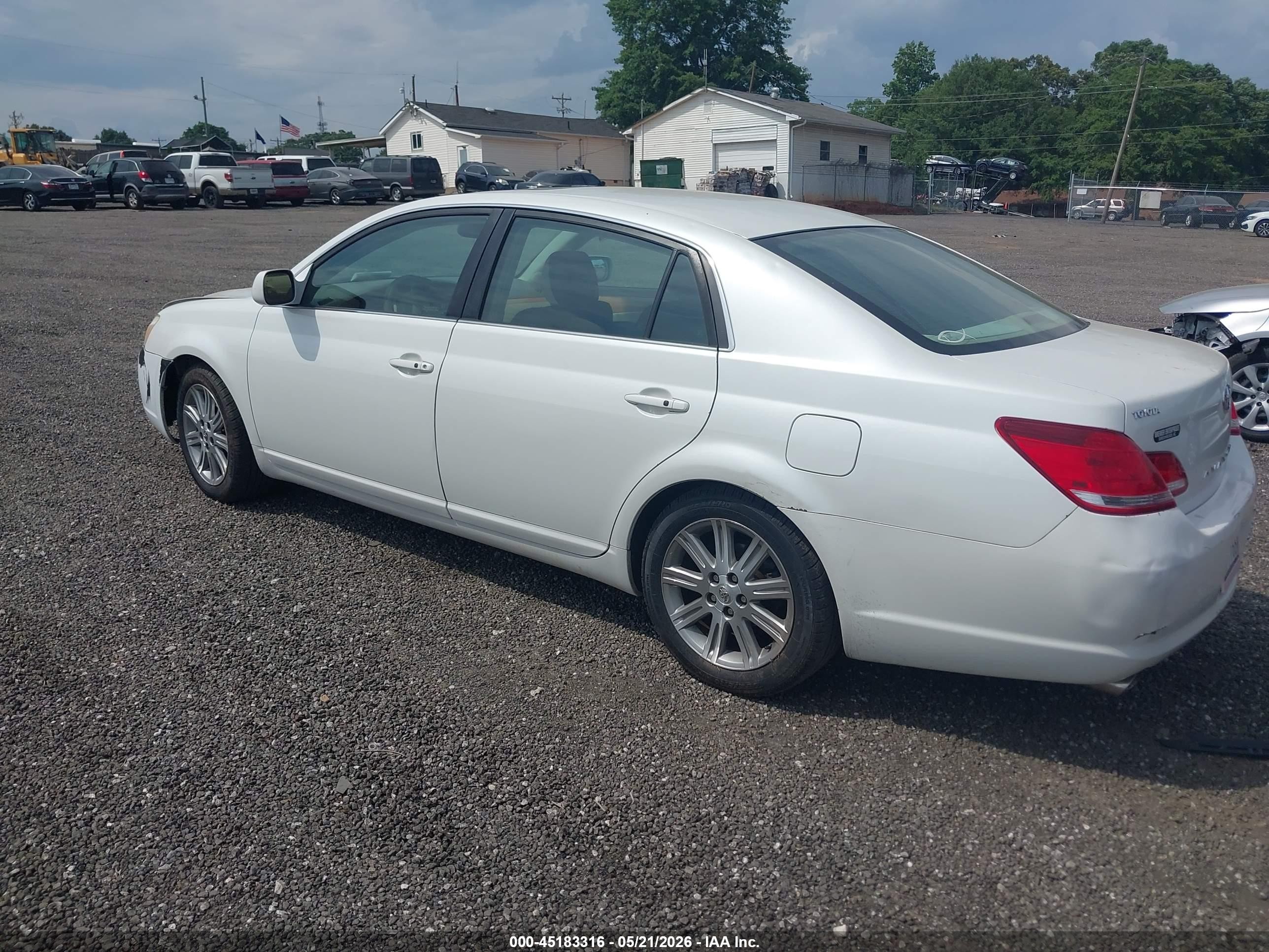 2005 Toyota Avalon Limited White vin: 4T1BK36B15U016328