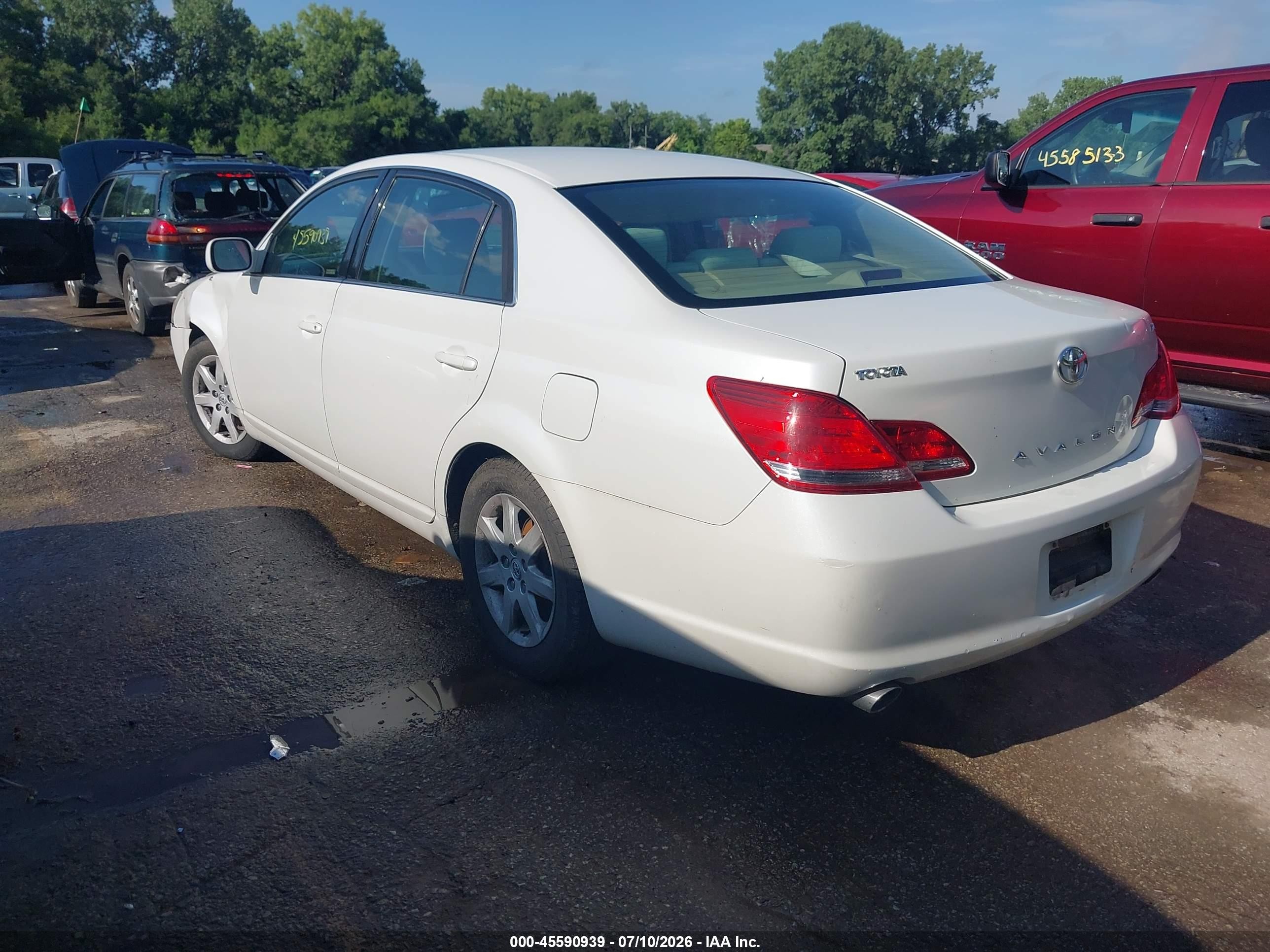 2005 Toyota Avalon Xl White vin: 4T1BK36B15U028141
