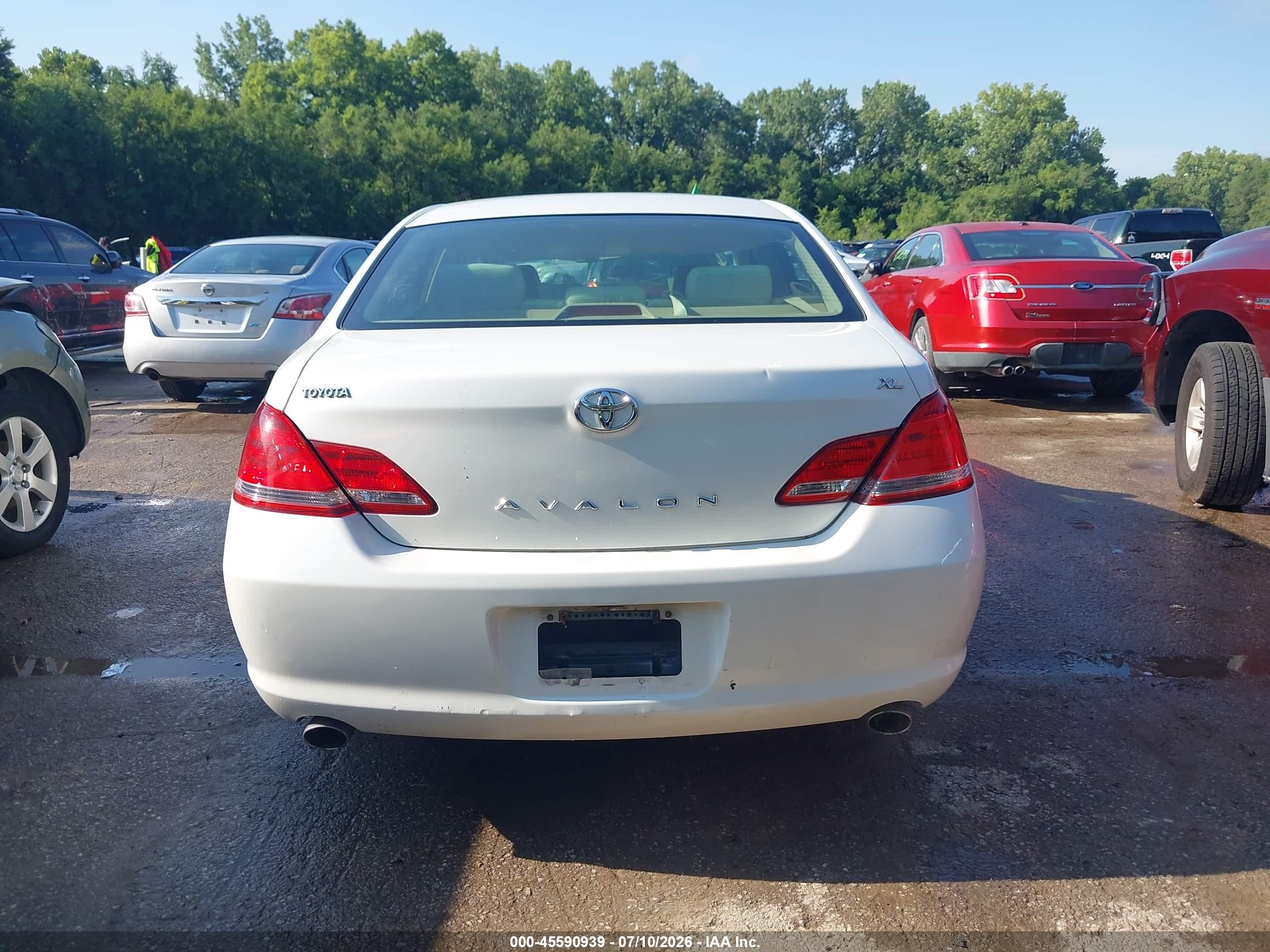 2005 Toyota Avalon Xl White vin: 4T1BK36B15U028141