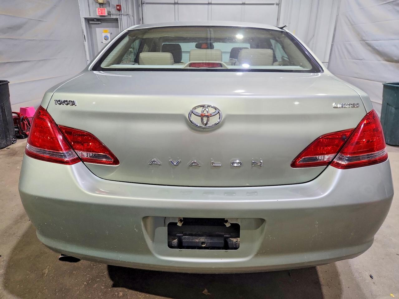 2005 Toyota Avalon Limited Green vin: 4T1BK36B15U040094