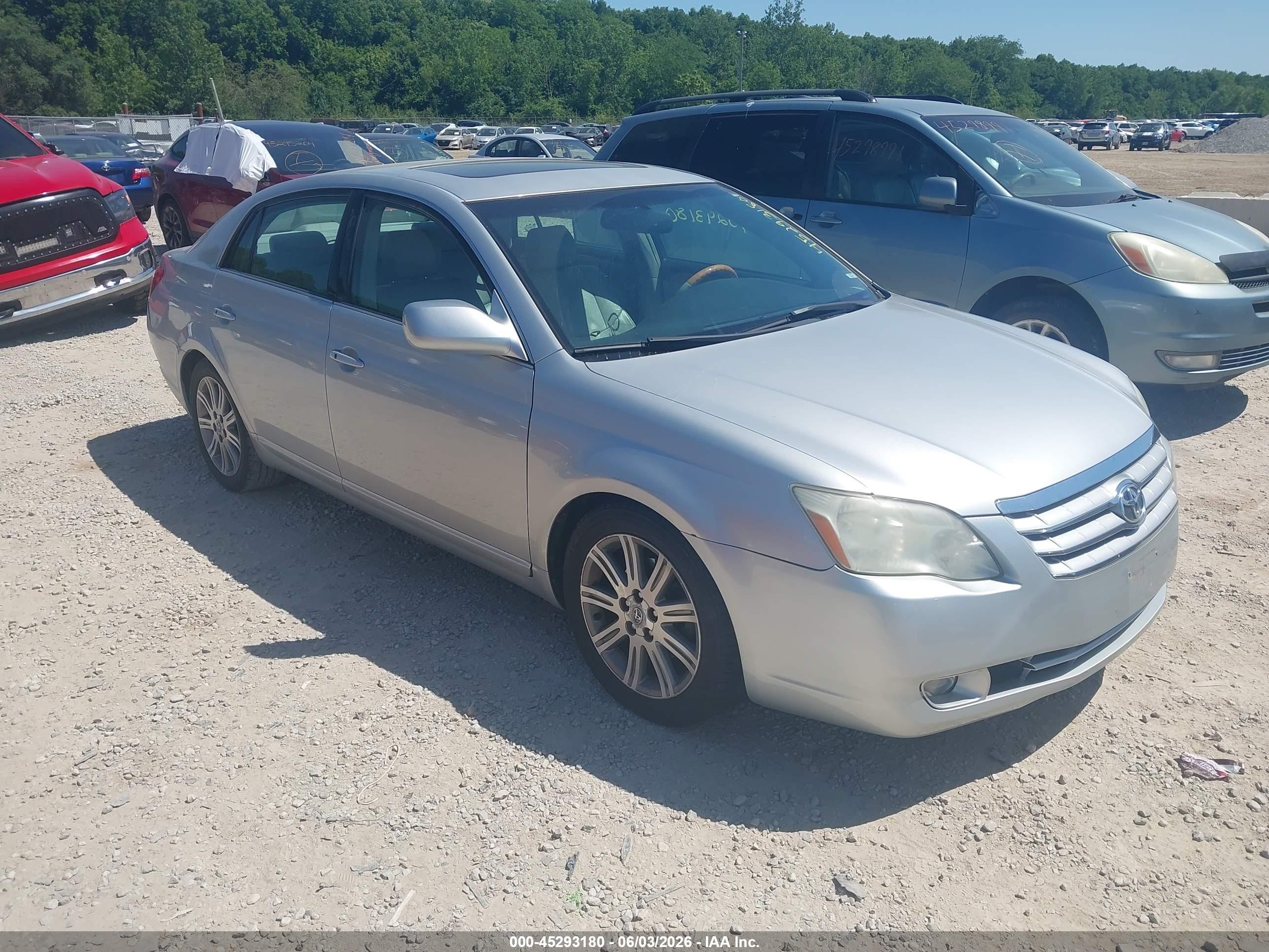 2005 Toyota Avalon Limited Tan vin: 4T1BK36B15U050818