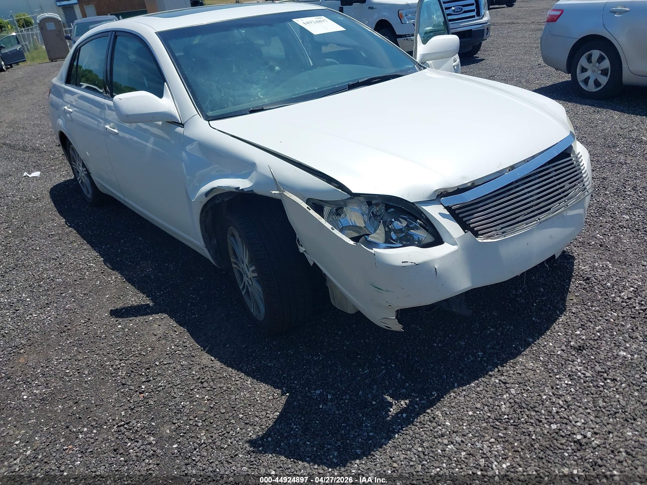 2006 Toyota Avalon Limited White vin: 4T1BK36B16U136745