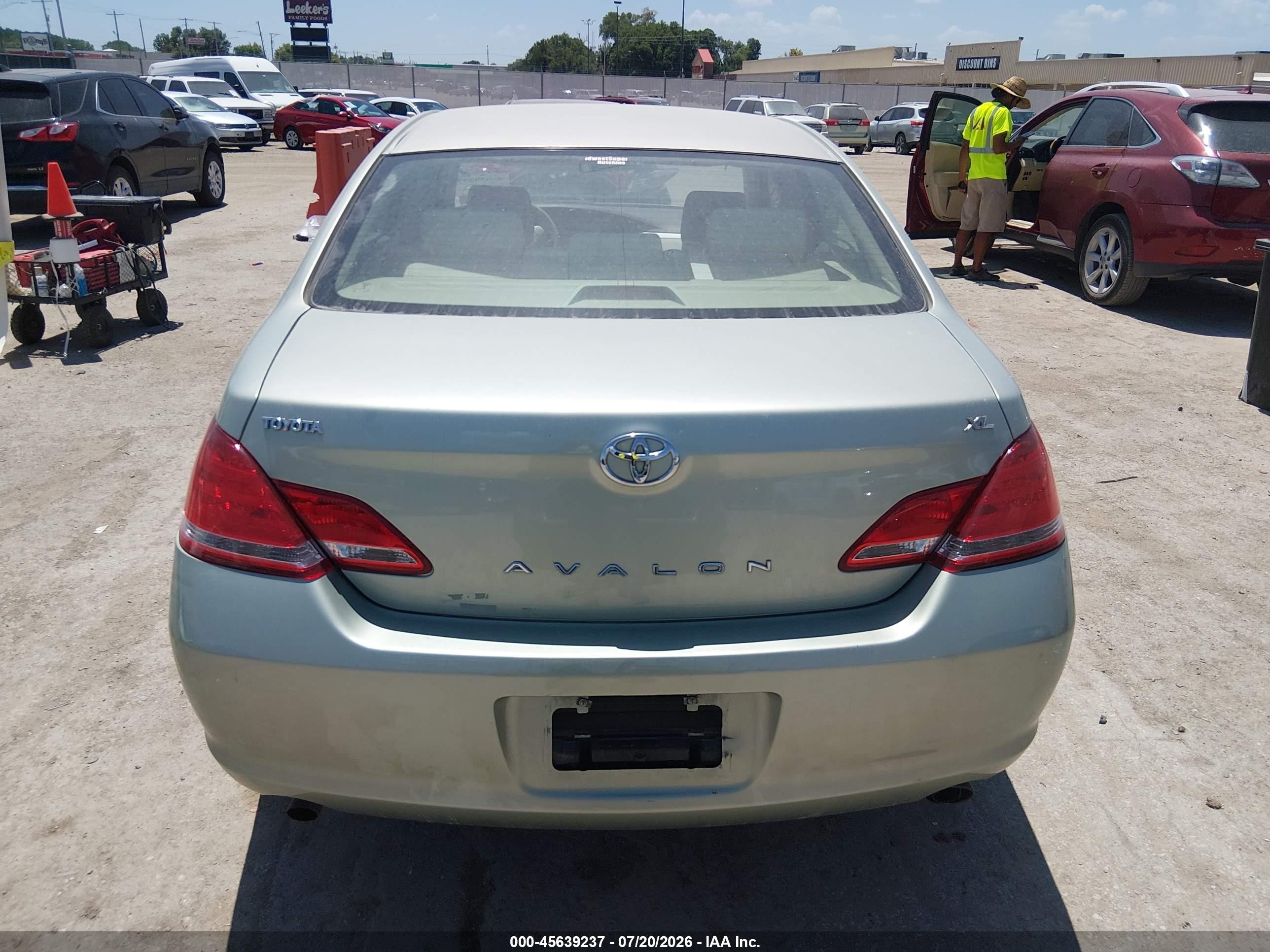 2007 Toyota Avalon Xl Gold vin: 4T1BK36B17U186210