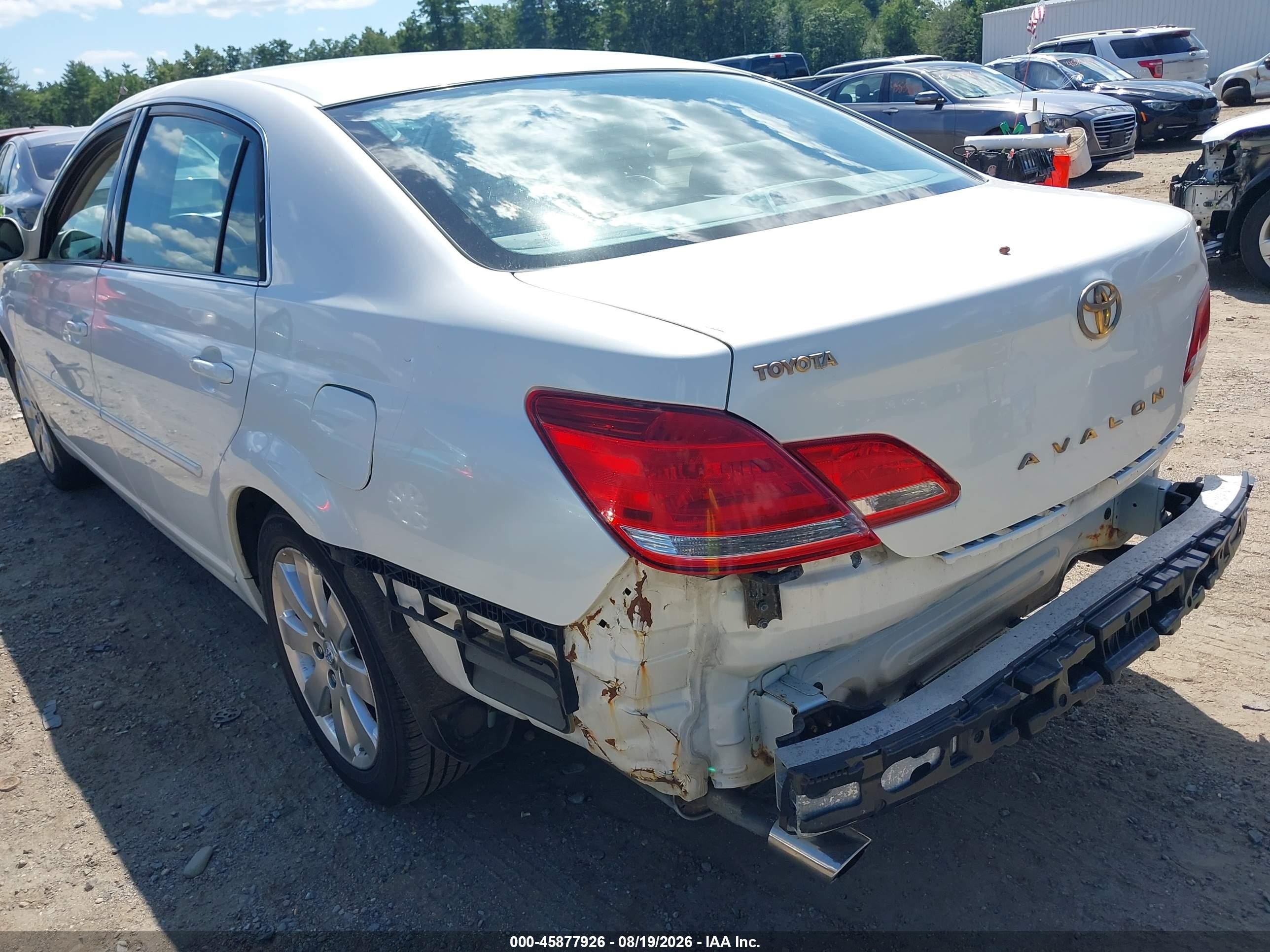 2007 Toyota Avalon Xls White vin: 4T1BK36B17U198681