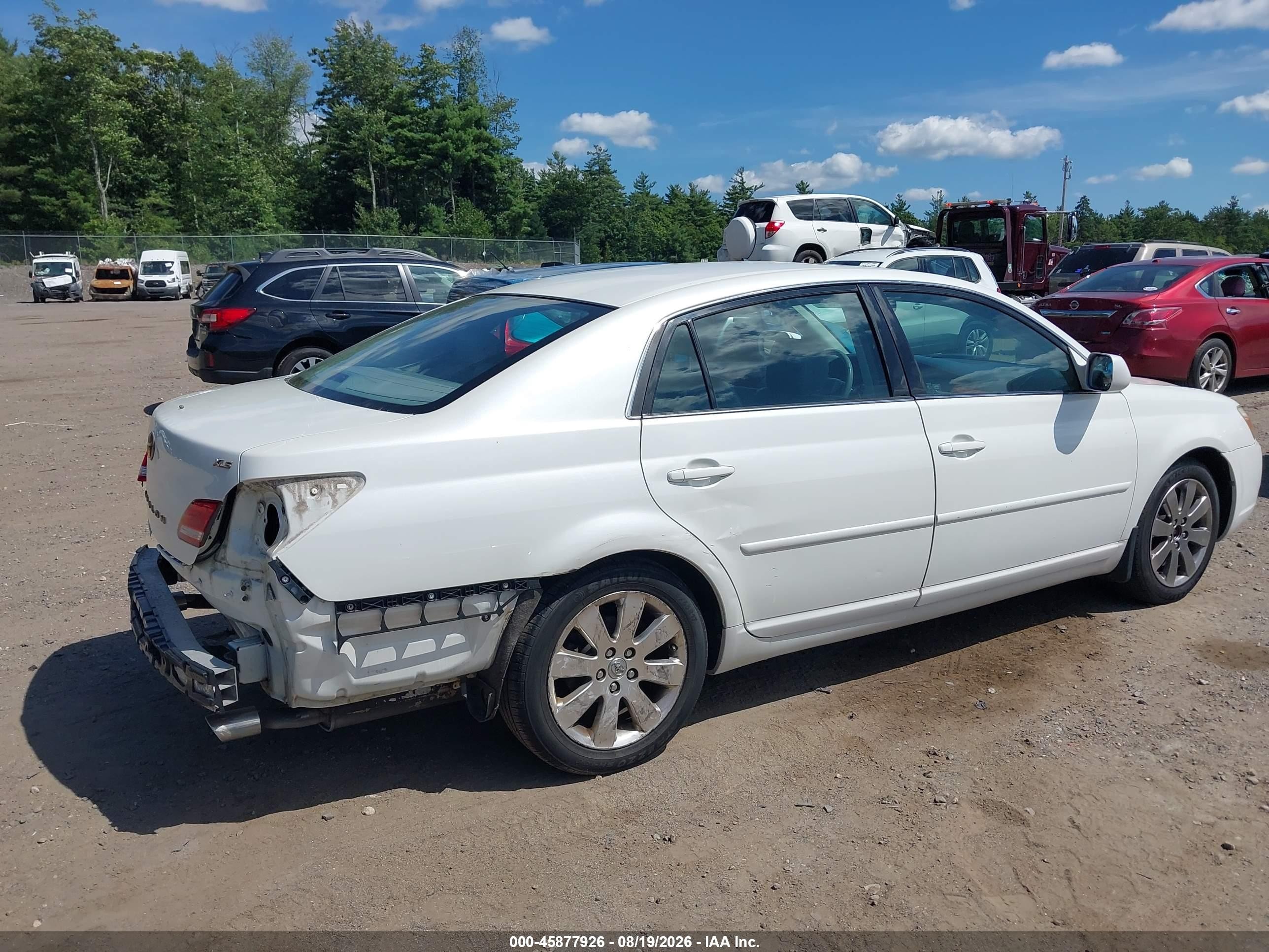 2007 Toyota Avalon Xls White vin: 4T1BK36B17U198681