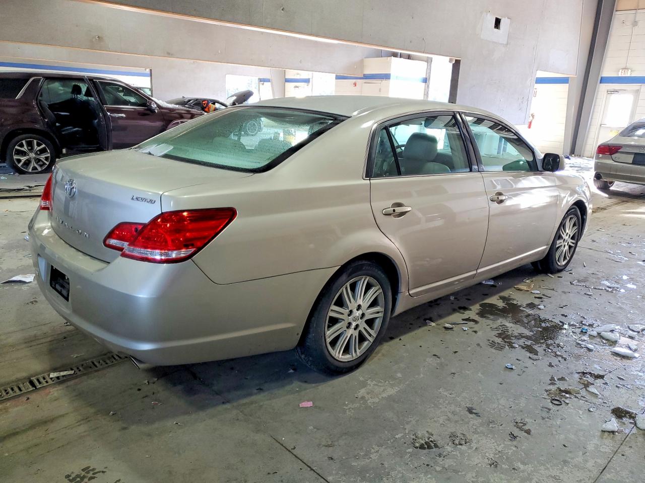 2007 Toyota Avalon Xl Gold vin: 4T1BK36B17U237298